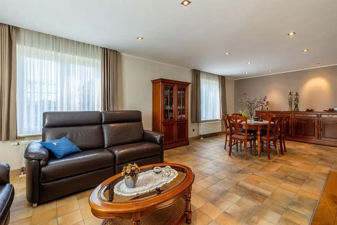 Gerenoveerde woning 3slk op rustige ligging foto 8