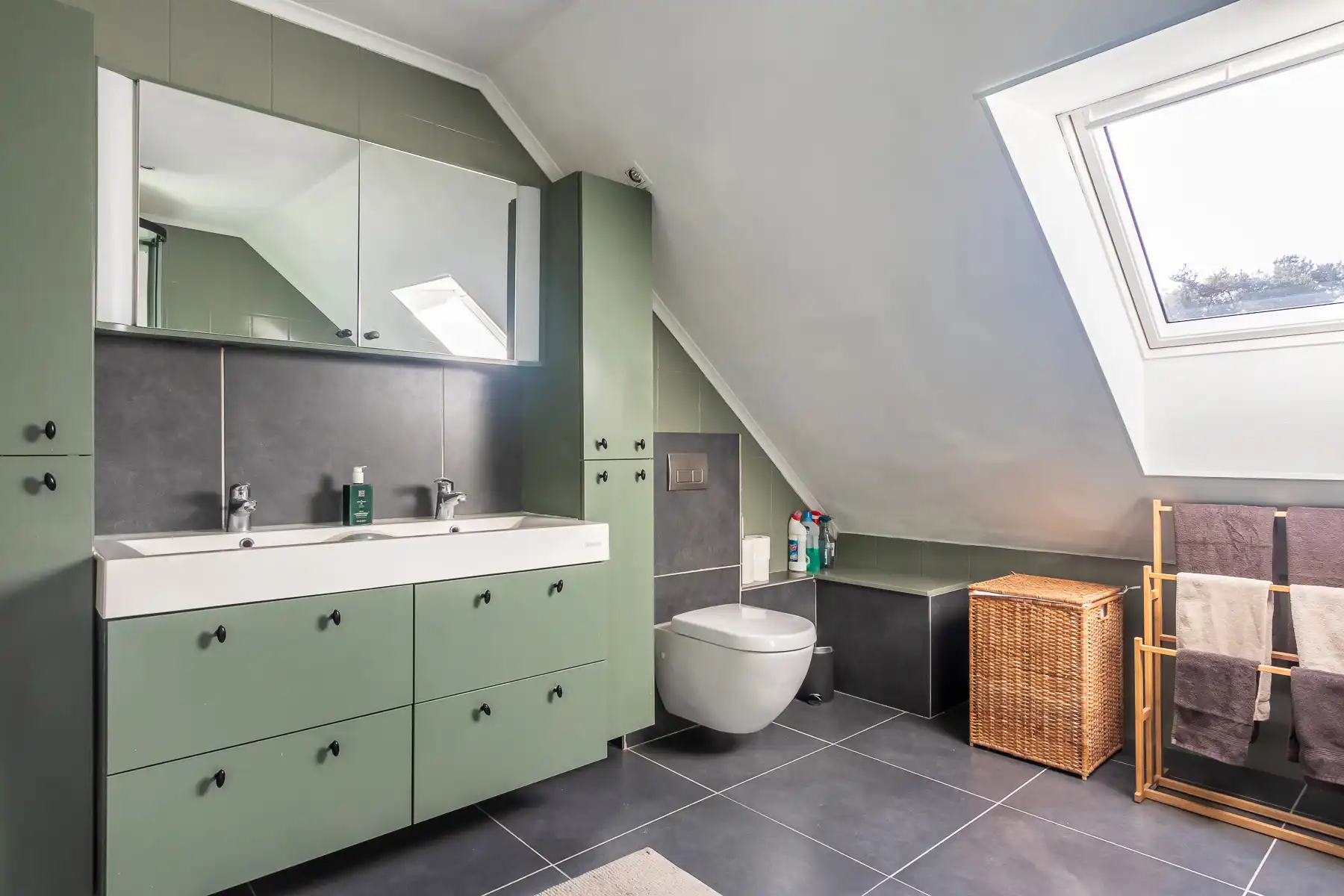 Instapklare woning met 4 slaapkamers op zuid-gericht perceel foto 25