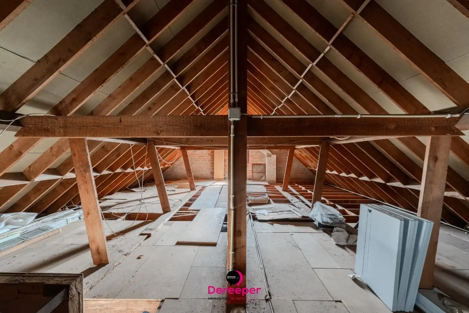 Commercieel pand met showroom, atelier, opslagplaatsen en woonst op toplocatie foto 19