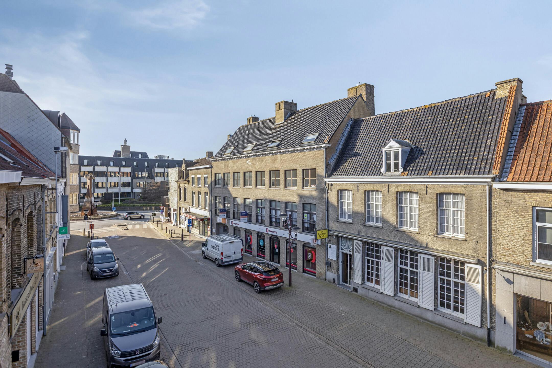 Handelspand met woning in centrum Veurne. foto 12