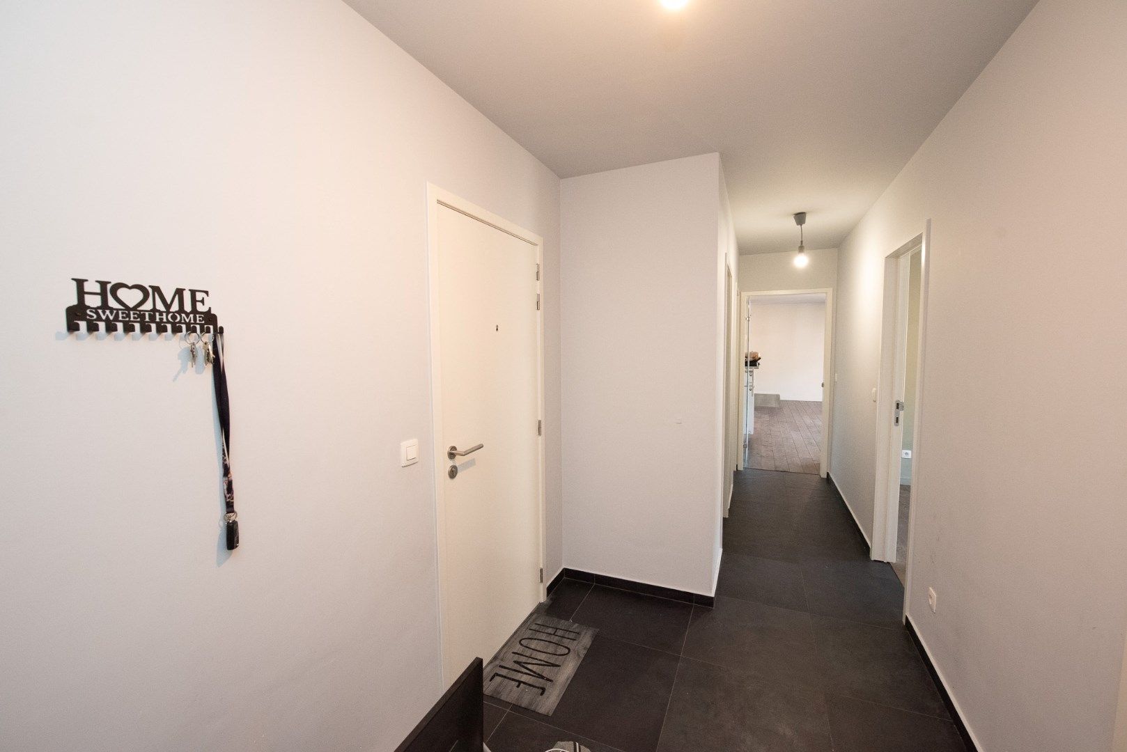 Mooi afgewerkt appartement TE HUUR nabij centrum van Desselgem in 'residentie Briek Schotte'.  foto 2