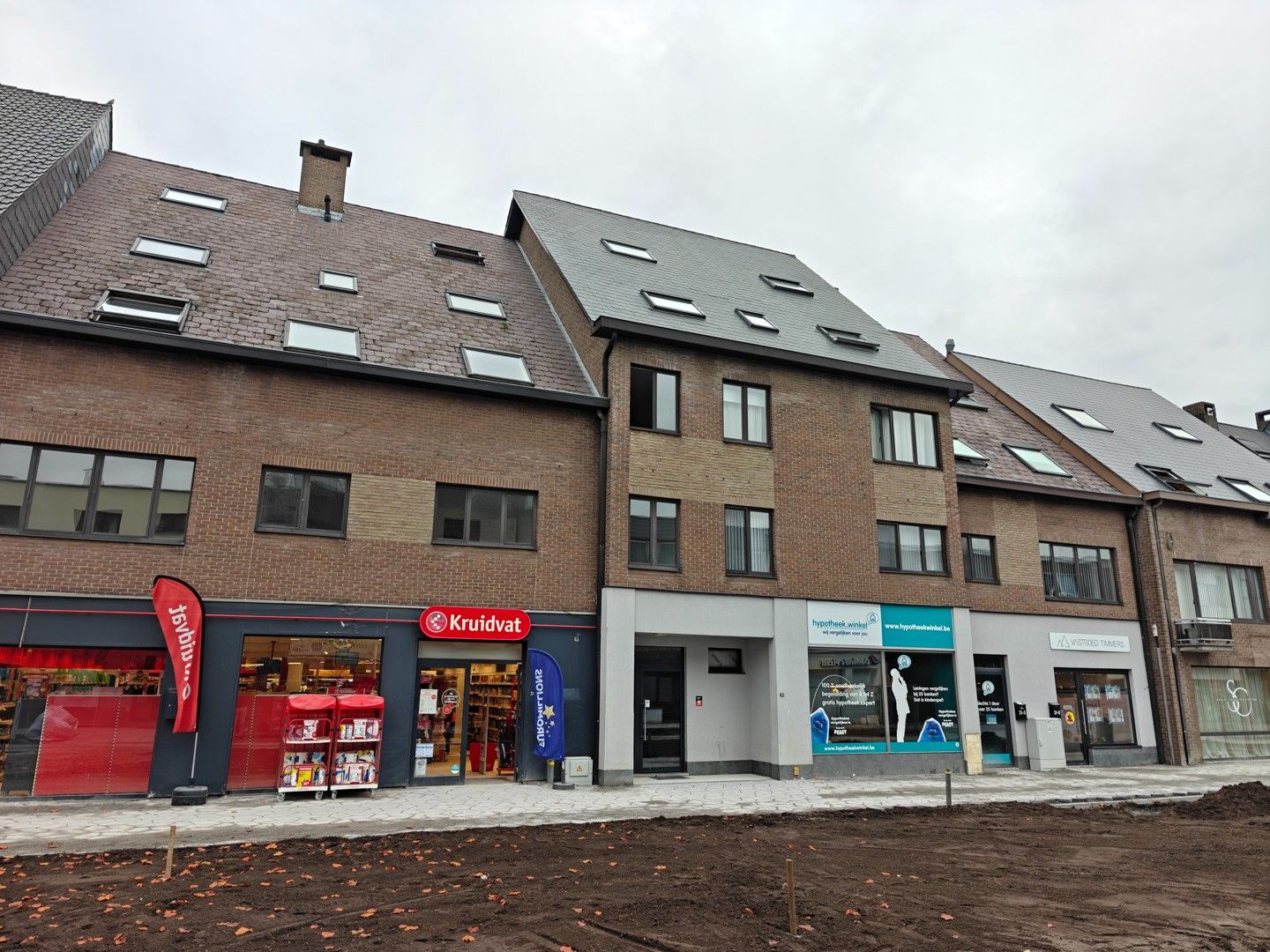 Gerenoveerd appartement te huur foto {{pictureIndex}}