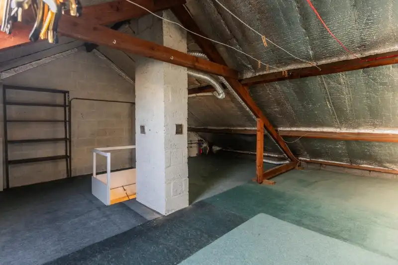 Centraal en toch rustig gelegen woning met tuin, garage en 3 slaapkamers (meer mogelijk); Energielabel D makkelijk haalbaar! foto 12