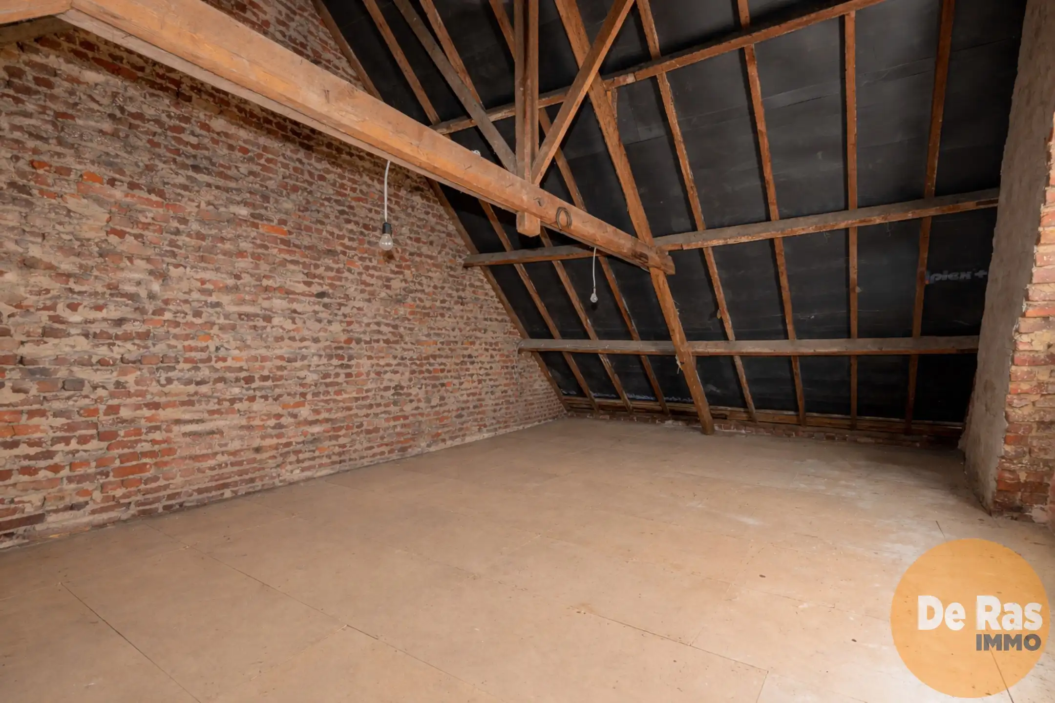 LEDE – Renovatiewoning met tuin in rustige, centrale buurt foto 12