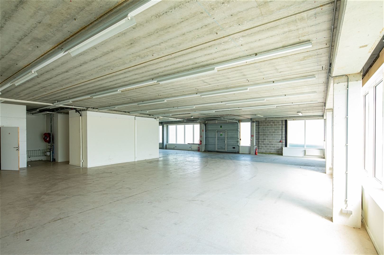 L555: vanaf 220 m² tot 469 m² foto 24