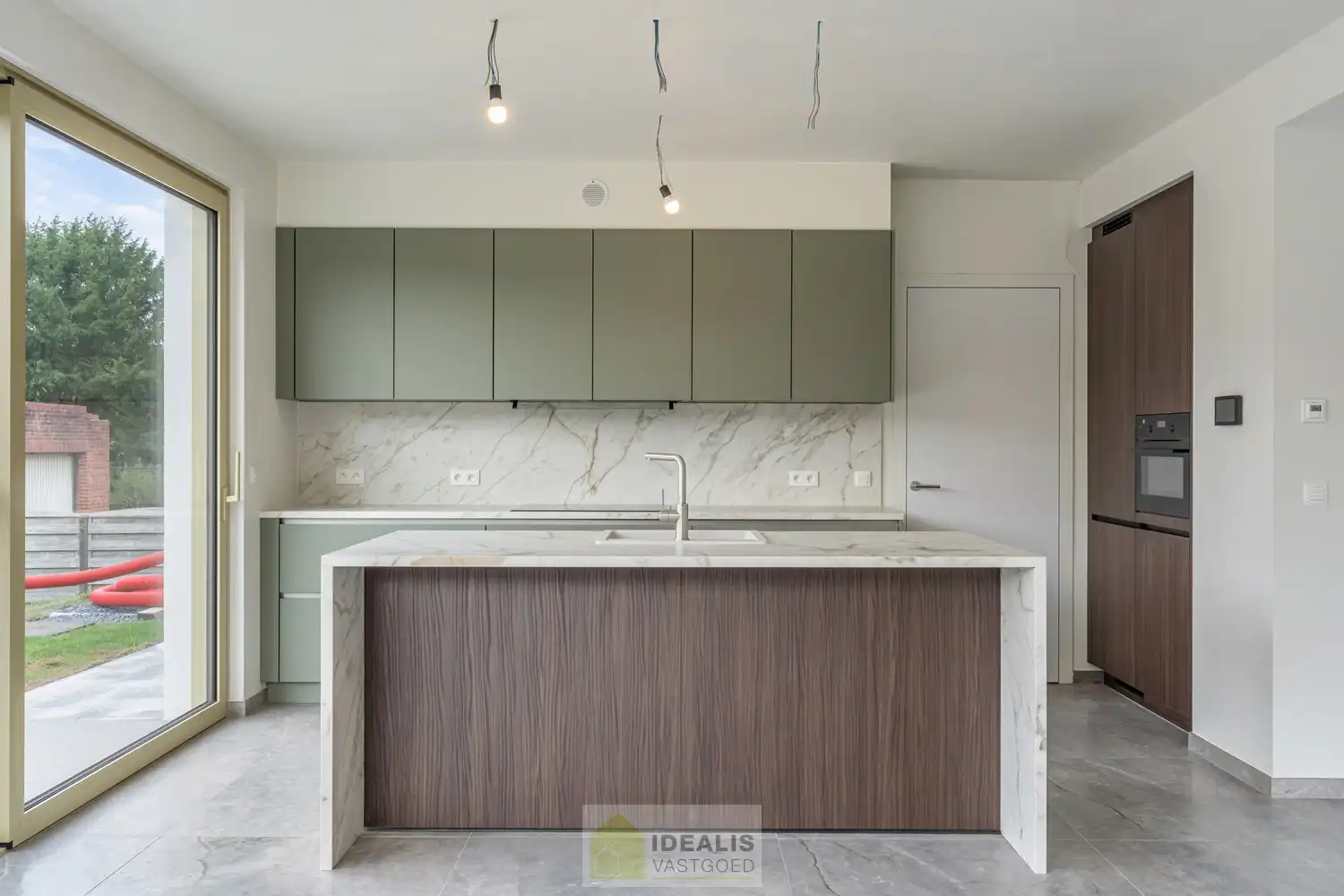 Schitterend volledig vernieuwde woning met 3 ruime slaapkamers foto 18