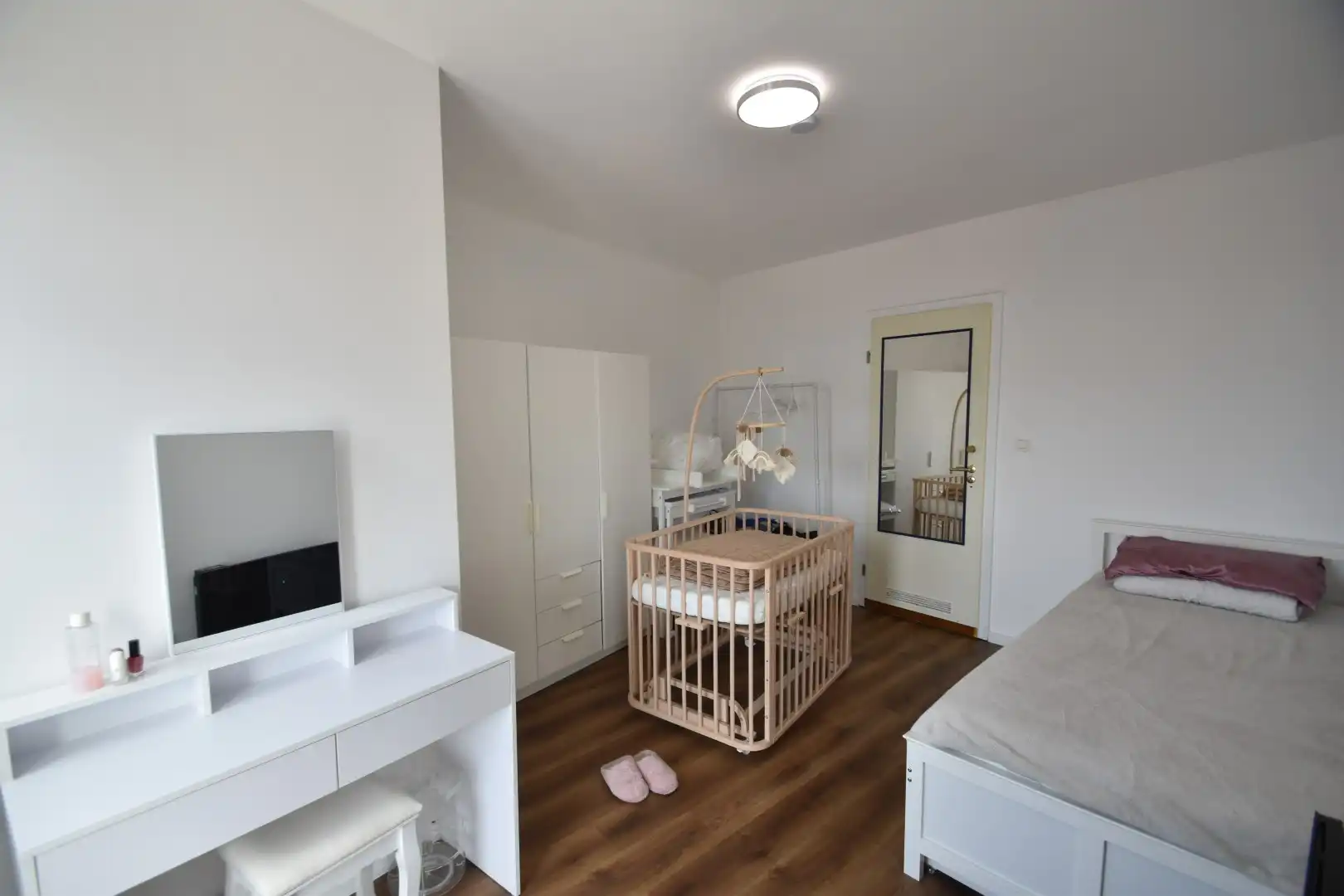 Gerenoveerd appartement aan de stadsrand foto 10