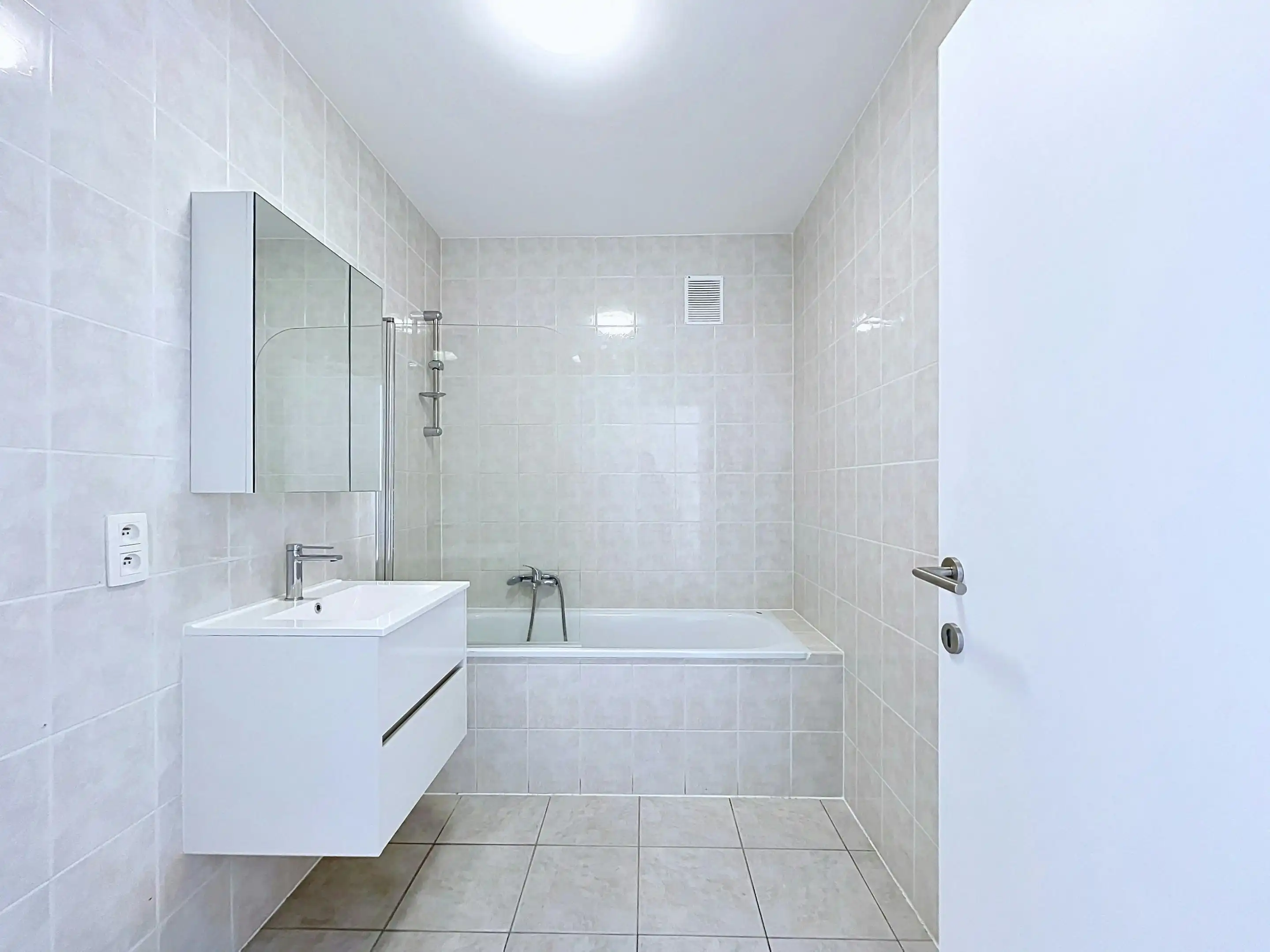 Appartement met 2 slaapkamers te koop aan station in Eeklo foto 13