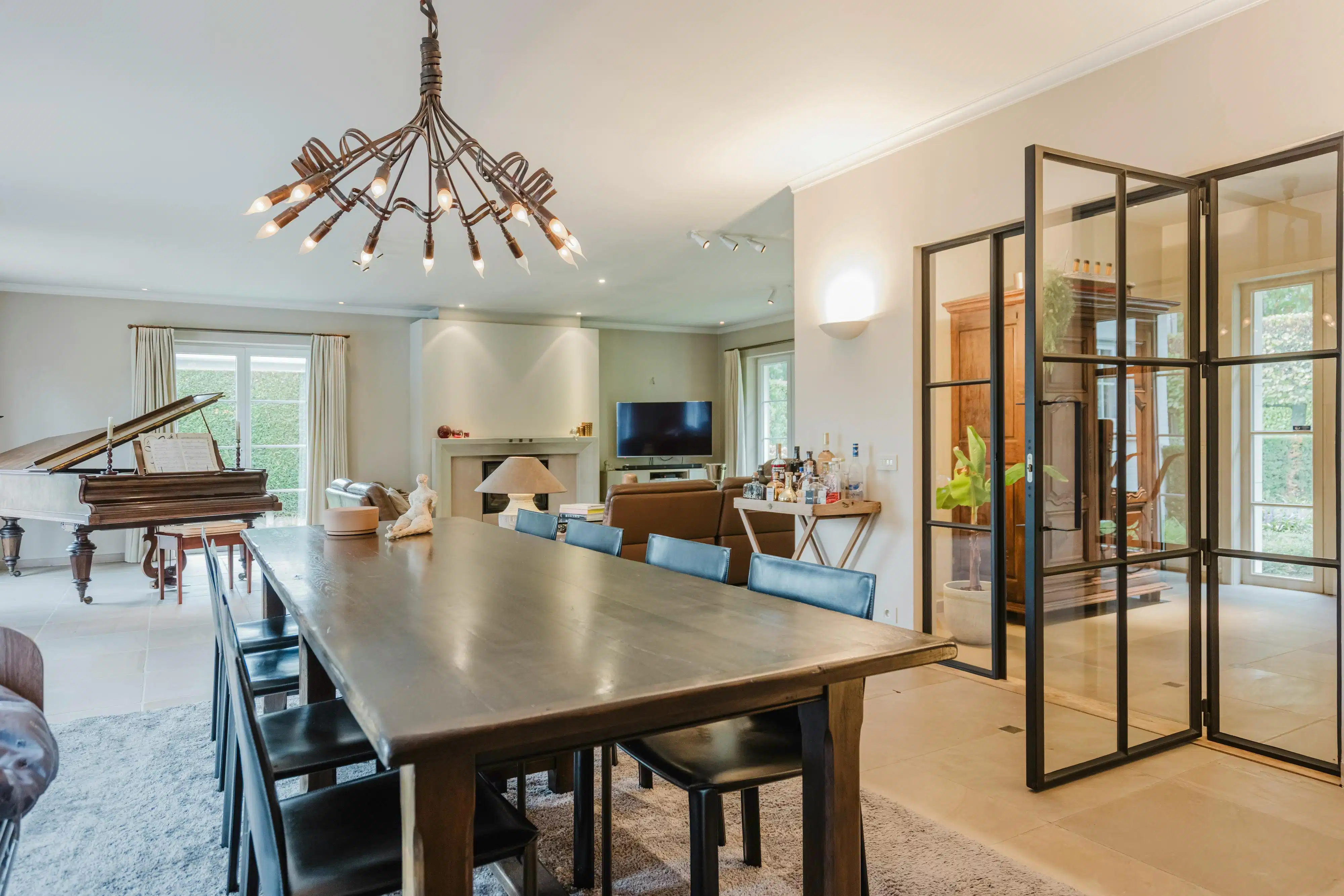 Tijdloze villa met 5 kamers en zwembad te koop in Deerlijk foto 4