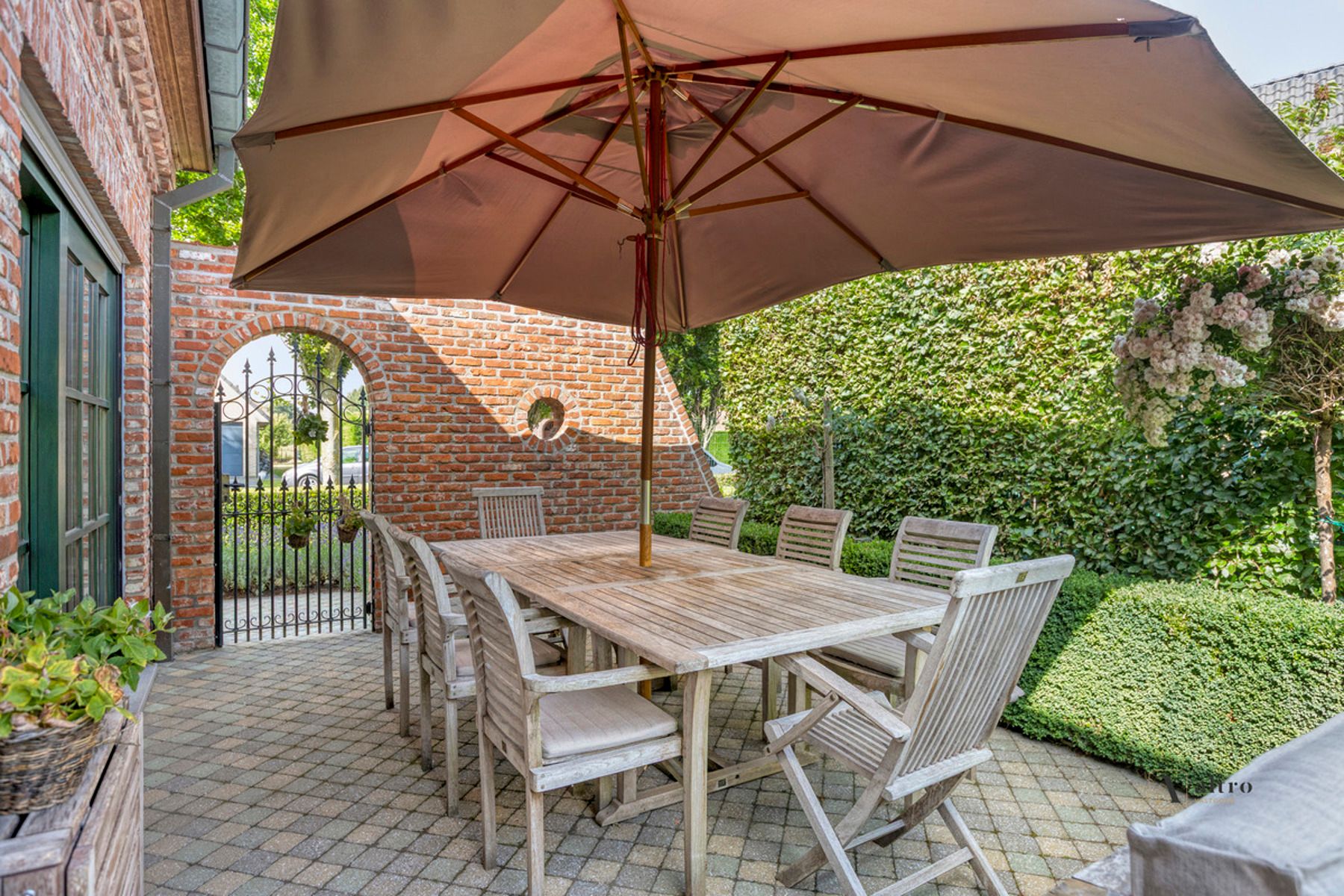 Prachtige en instapklare villa in landelijke stijl  foto 32