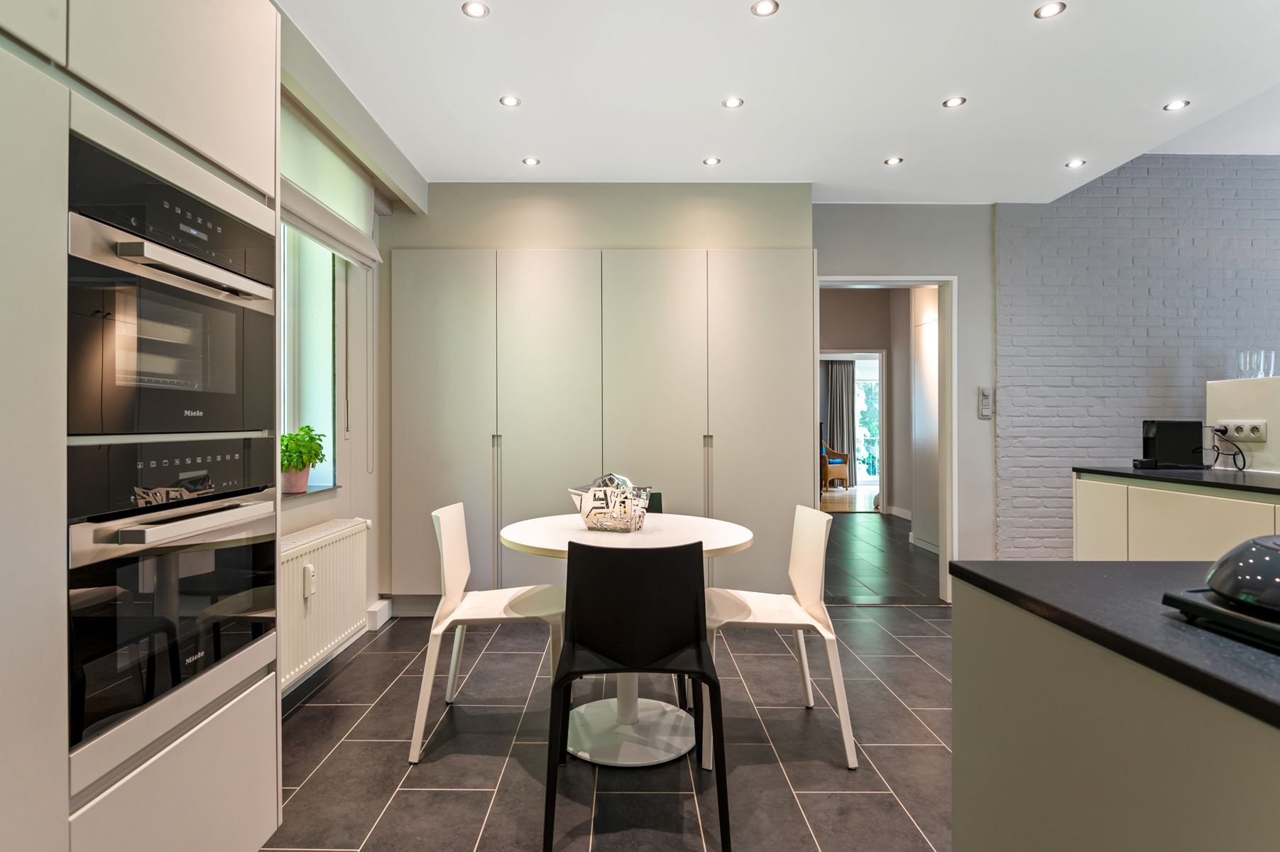 Wonen in het groen: luxueus app. met terrassen & garage foto 6