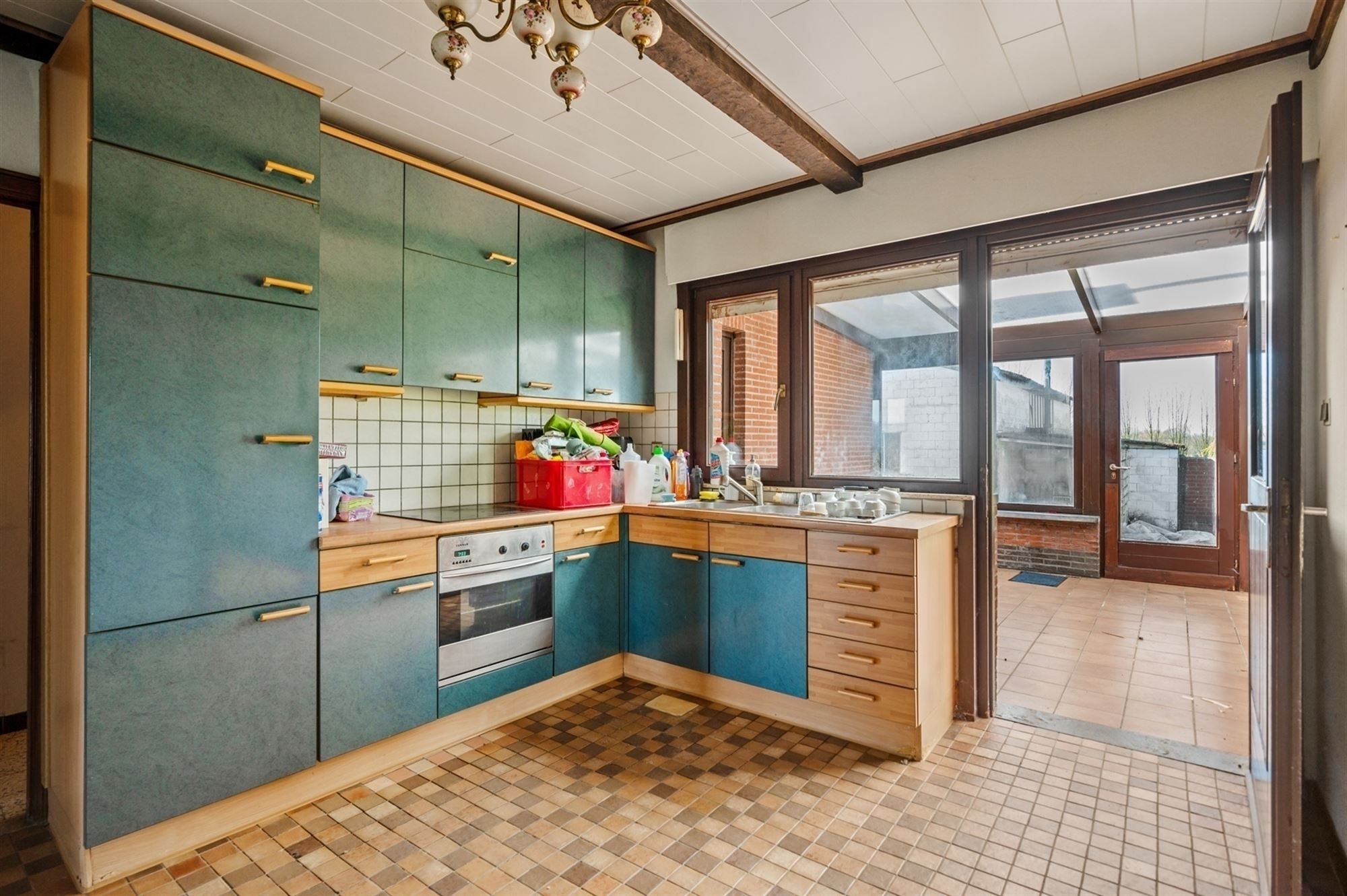 Op te frissen woning met loods te Koningshooikt foto 6