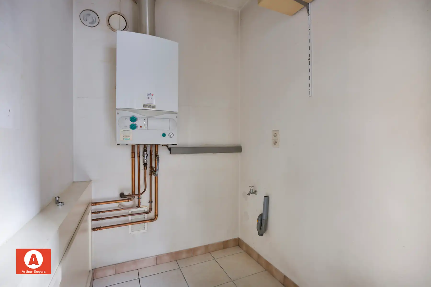 Gelijkvloersappartement met garage nabij centrum Buggenhout foto 12