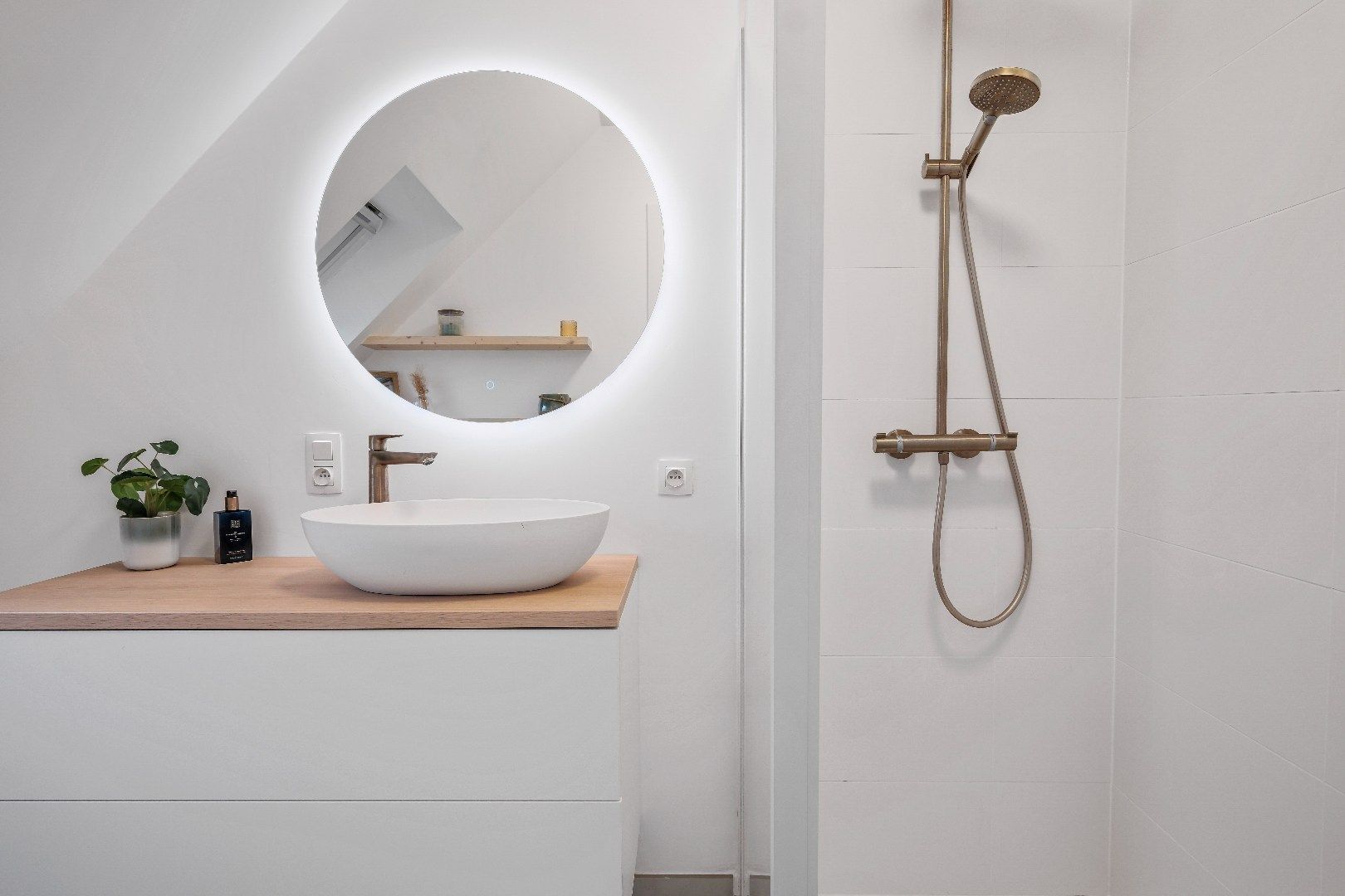 Instapklaar appartement met 2 slaapkamers en staanplaats in Ieper-centrum foto 13