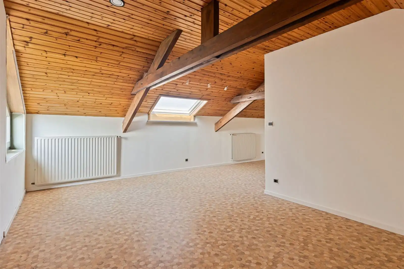 Gerenoveerde villa (450m²) met 4 à 5 slaapkamers op 17a 05ca foto 23