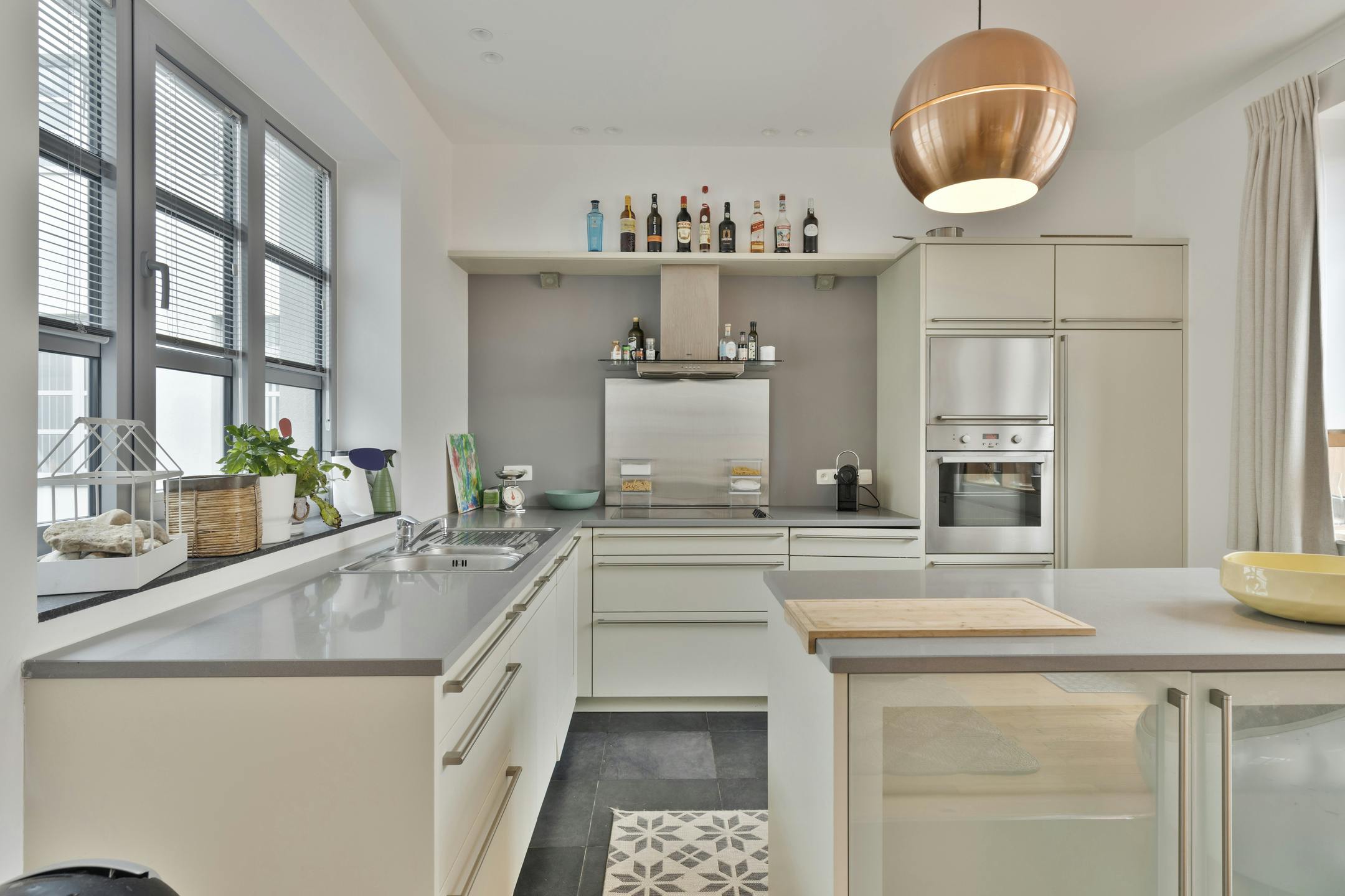 Ruim 2 slaapkamer appartement te koop in Koekelberg! foto 6