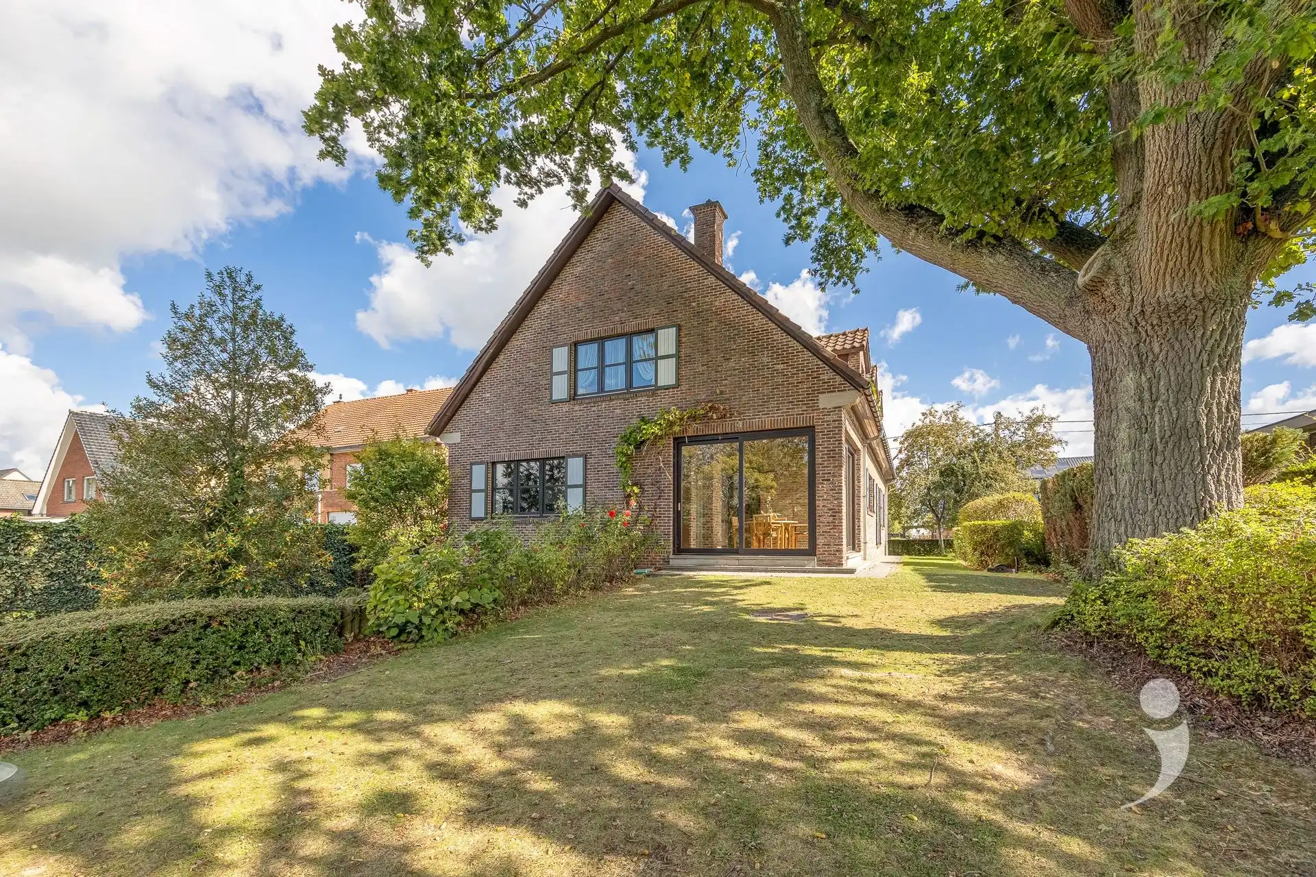 Ruime woning in Herent op een zuidgericht perceel met zicht over de velden  foto {{pictureIndex}}