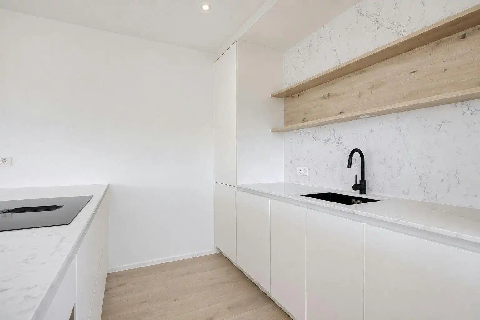 Gerenoveerd 3 slaapkamer appartement te koop in Zeebrugge foto 5