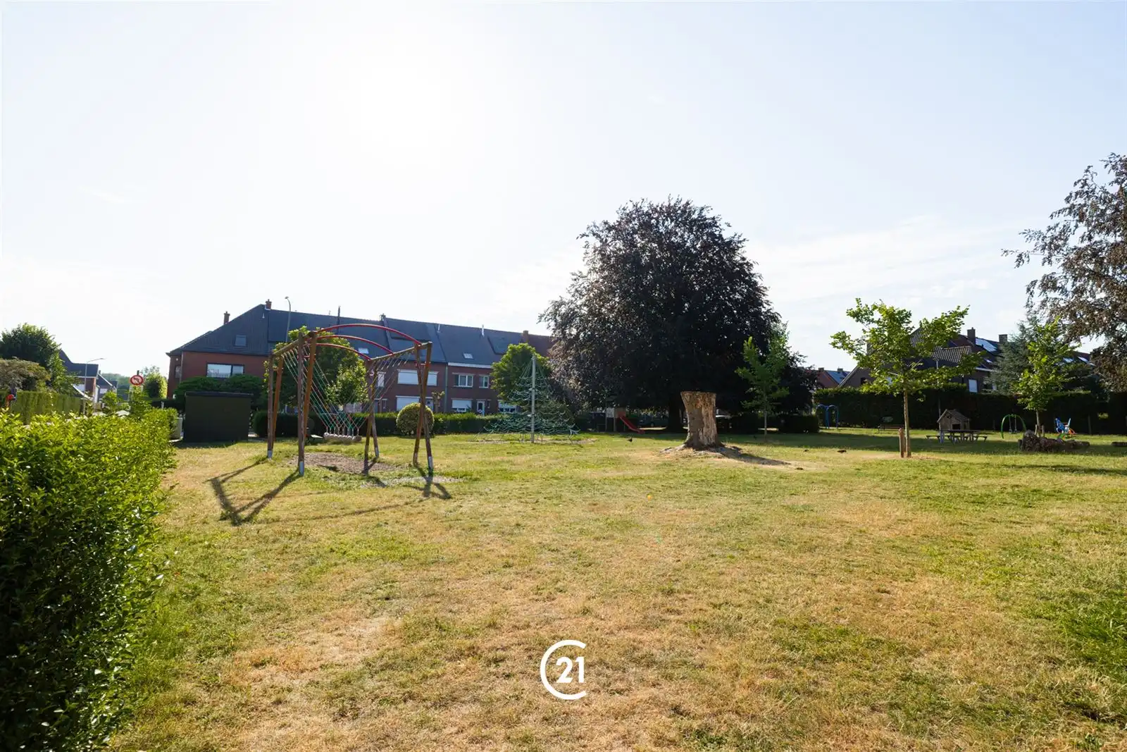 Stijlvol gerenoveerd appartement + parkeerplaats in Bevegem foto 11