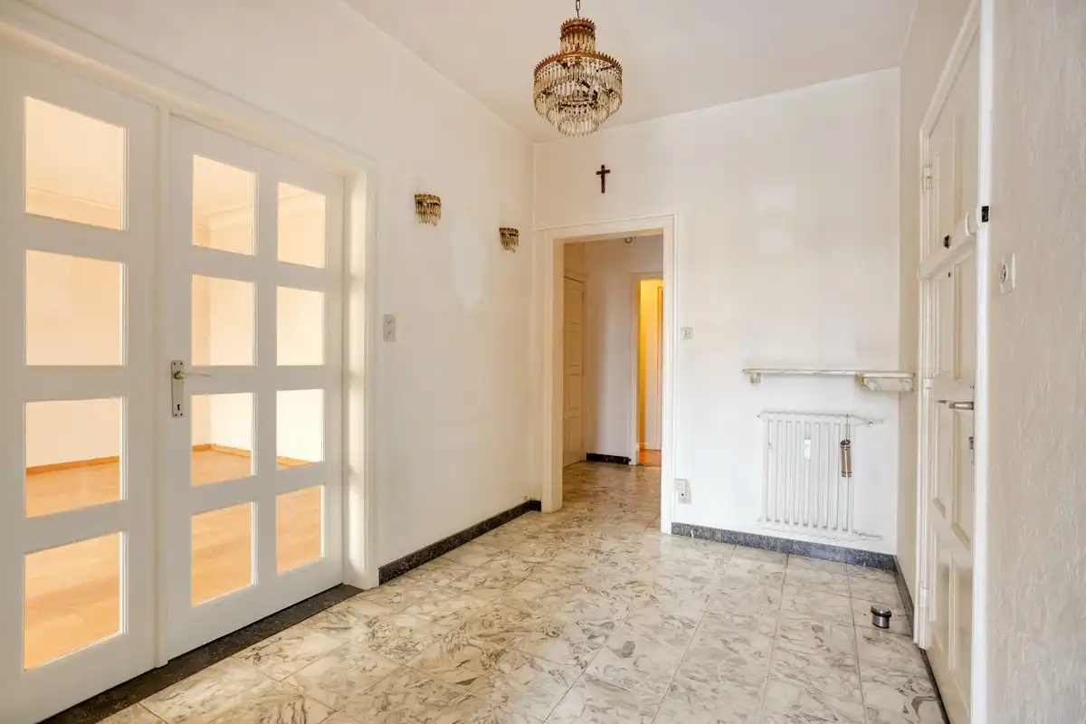 Ruim appartement met 3 slaapkamers, kelderberging en garagebox aan de rand van het centrum foto 3