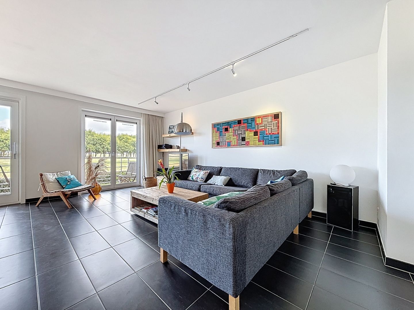 Appartement (type doorloper) met uitzicht op de vaargeul en zuid gericht terras foto 5