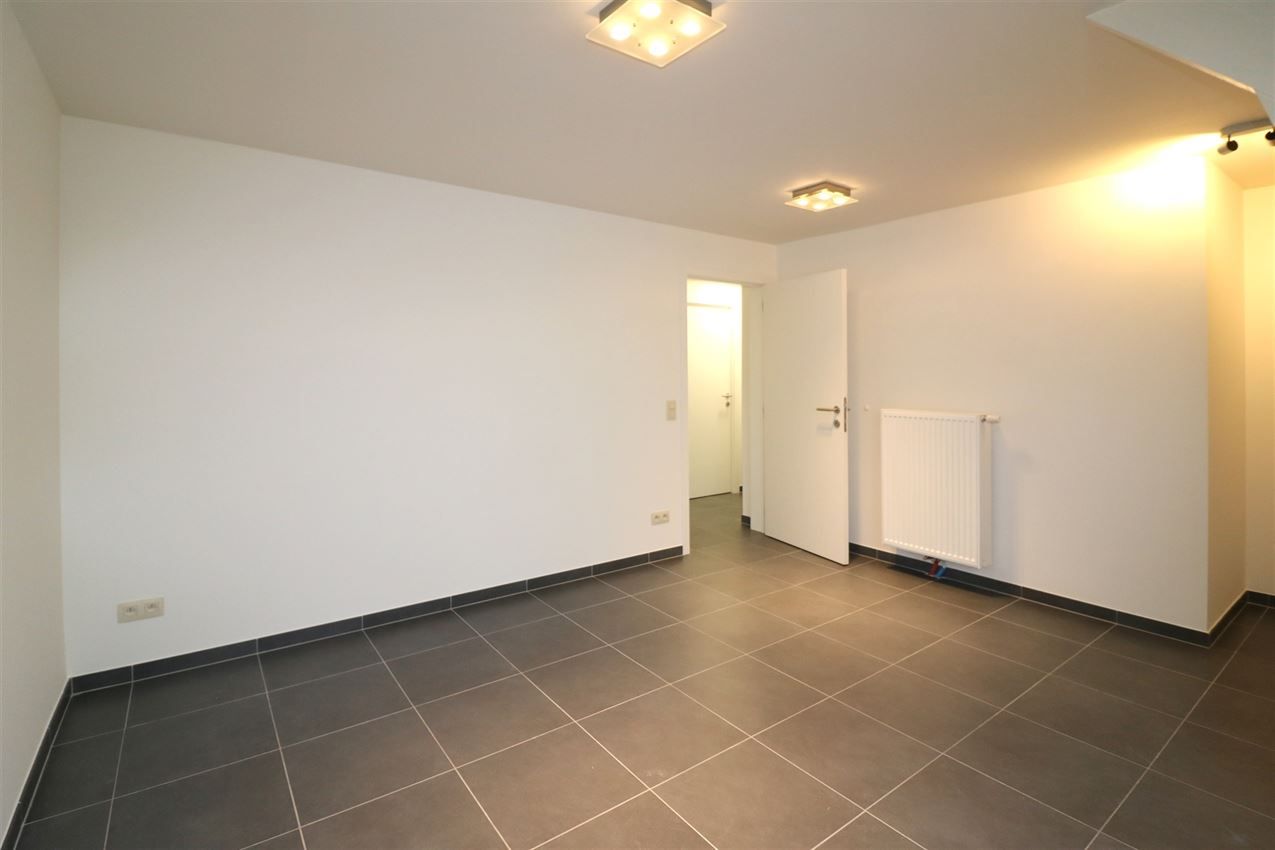 Duplex, 2 slpk. groot terras,n staanplaats, nabij station  foto 31