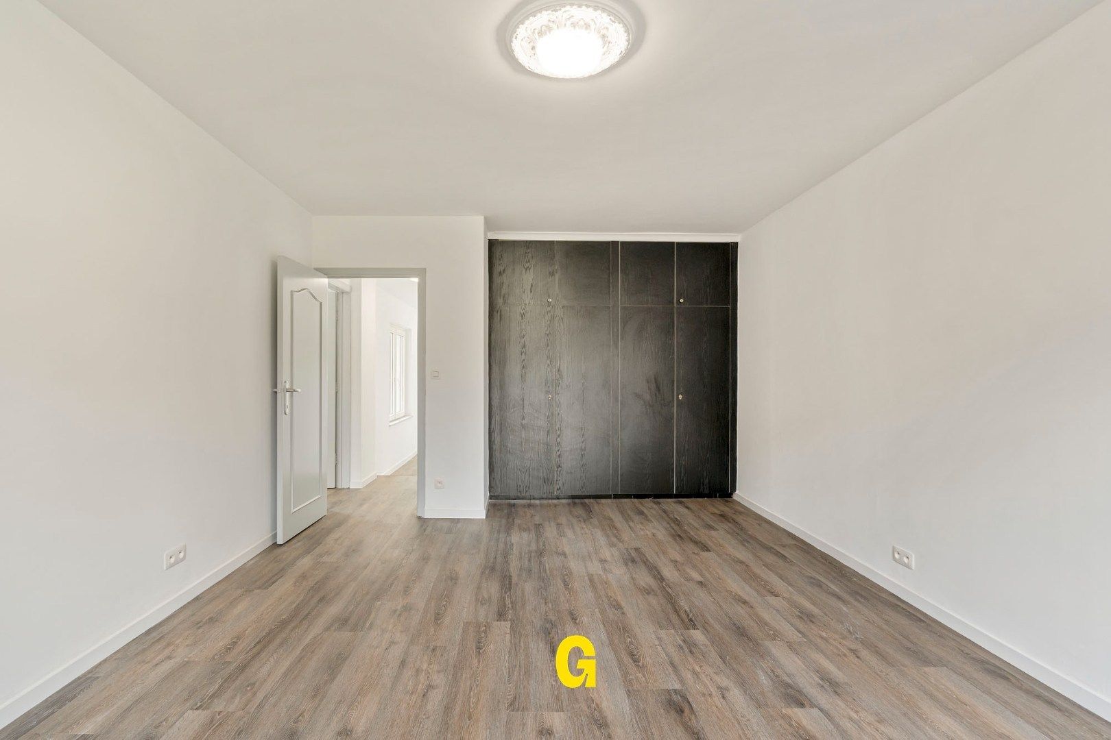 Vakkundig gerenoveerde woning met binnenkoer, tuin en bijgebouwen op 4a 62ca - EPC label B foto 16