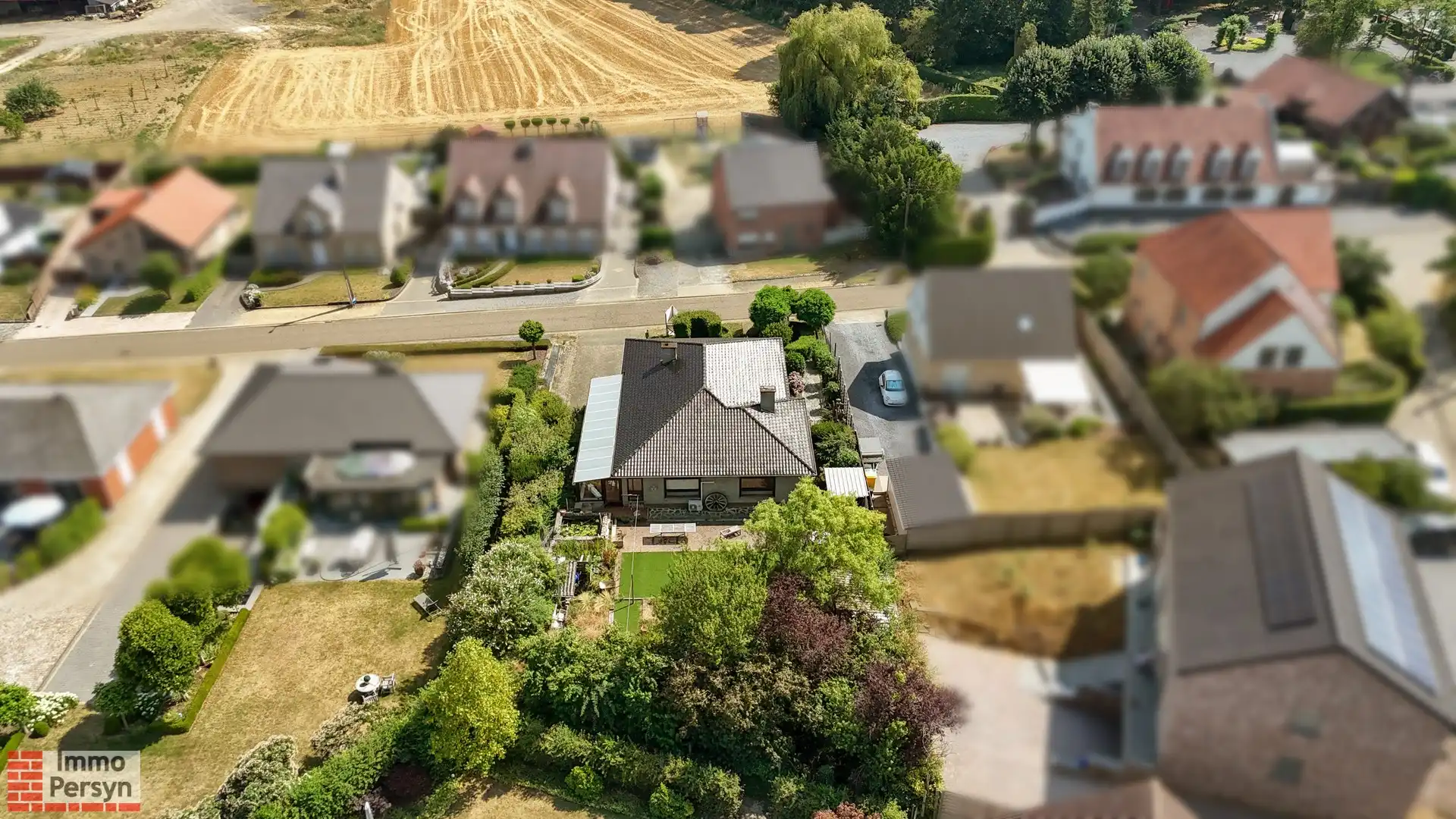 Charmante open bebouwing met praktische indeling in een rustige omgeving foto 6