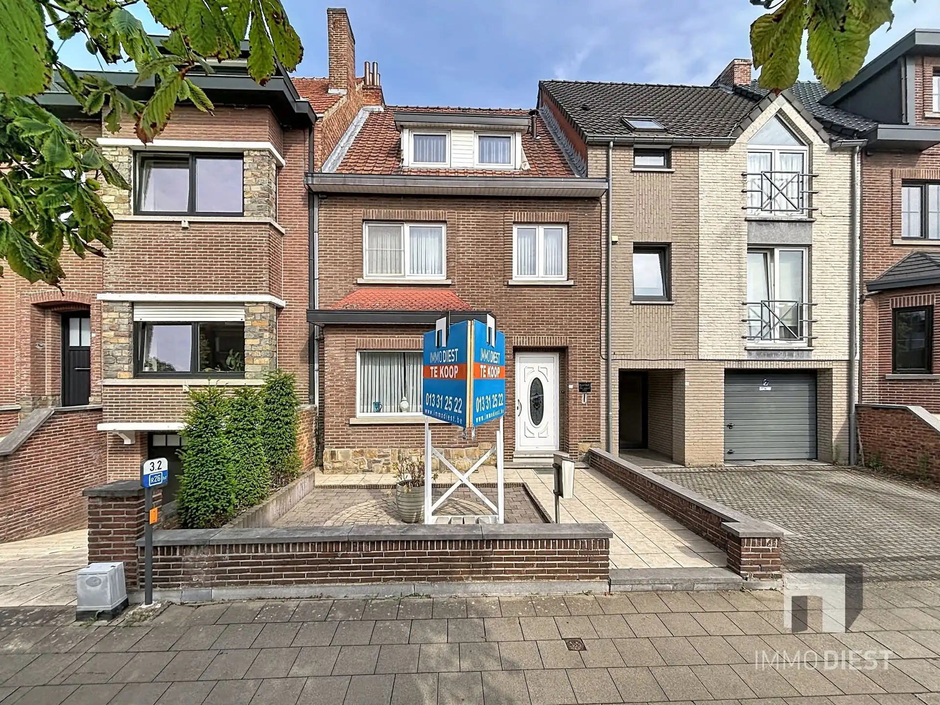 Hoofdfoto van de publicatie: Welkom in deze charmante te renoveren stadswoning aan de rand van hartje Diest.