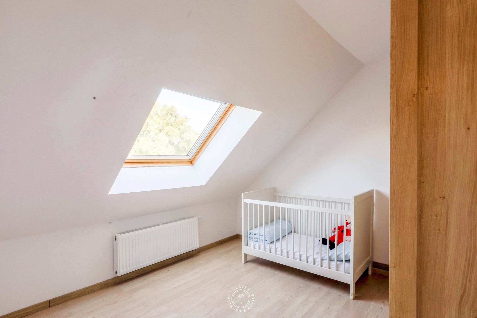 Instapklare rijwoning met vier slaapkamers en zonnige tuin foto 18