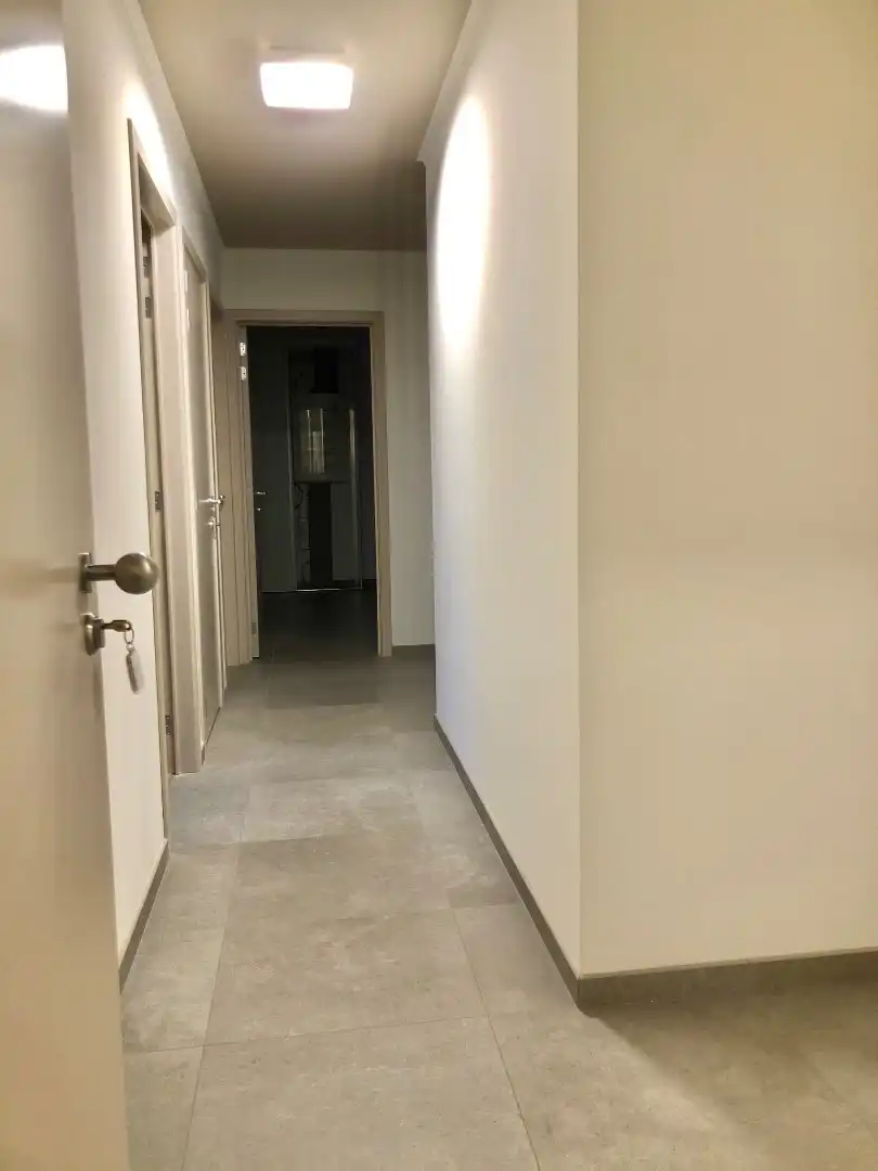 Luxueus en gelijkvloers wonen met drie kamers, groot terras,... foto 8