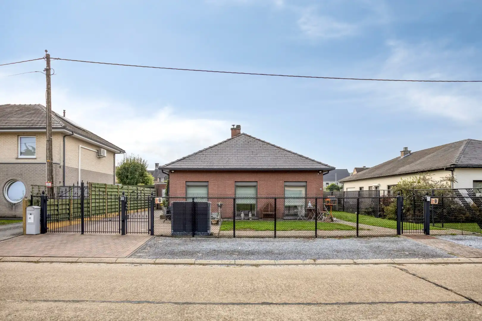 Rustig gelegen glvl woning met 3 slpks en hobby-/werkruimte op 648 m² te Veerle ! foto 2