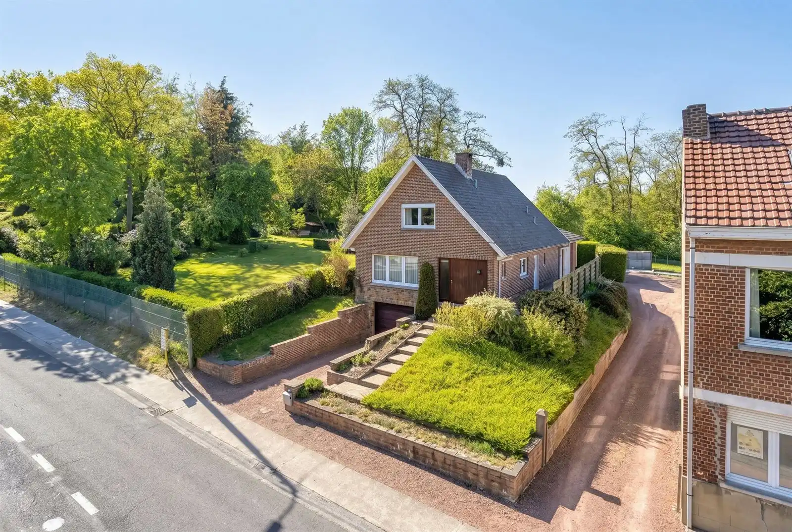 Hoofdfoto van de publicatie: Woning + atelier + weide op een terrein van 59a79ca