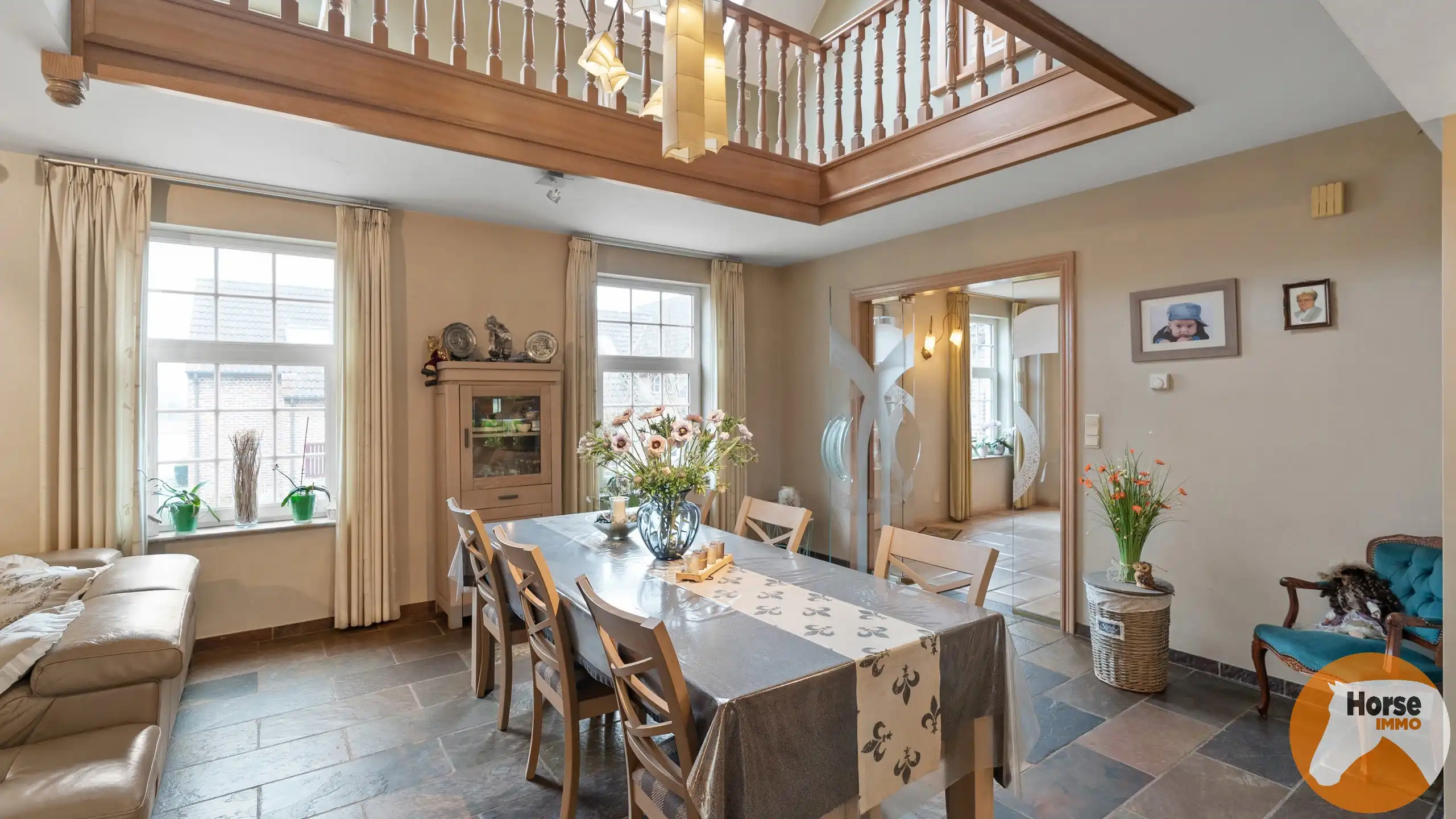 TOLLEMBEEK - Prachtige woning met 3 loodsen op +-2,9ha. foto 5