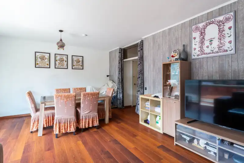 Te koop op te frissen appartement met garagebox! foto 4