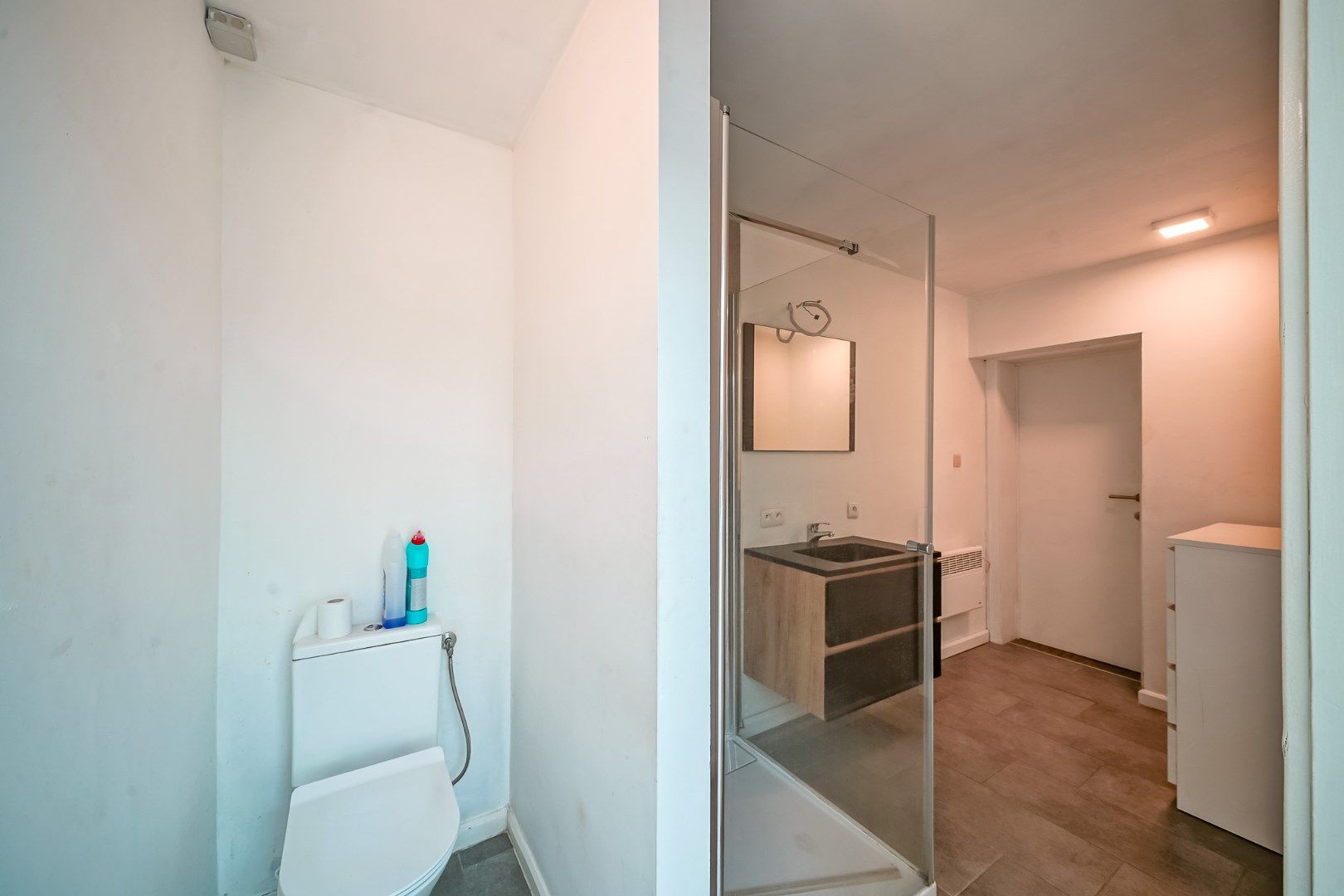 Rijwoning met 3 slaapkamers en tuin nabij de Spuikom foto 14