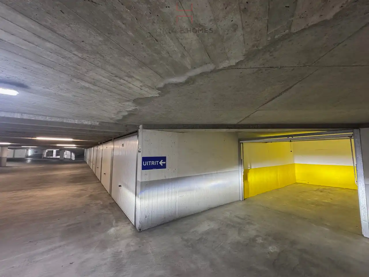 Gesloten garagebox onder het Stübbenpark in Duinbergen foto 3