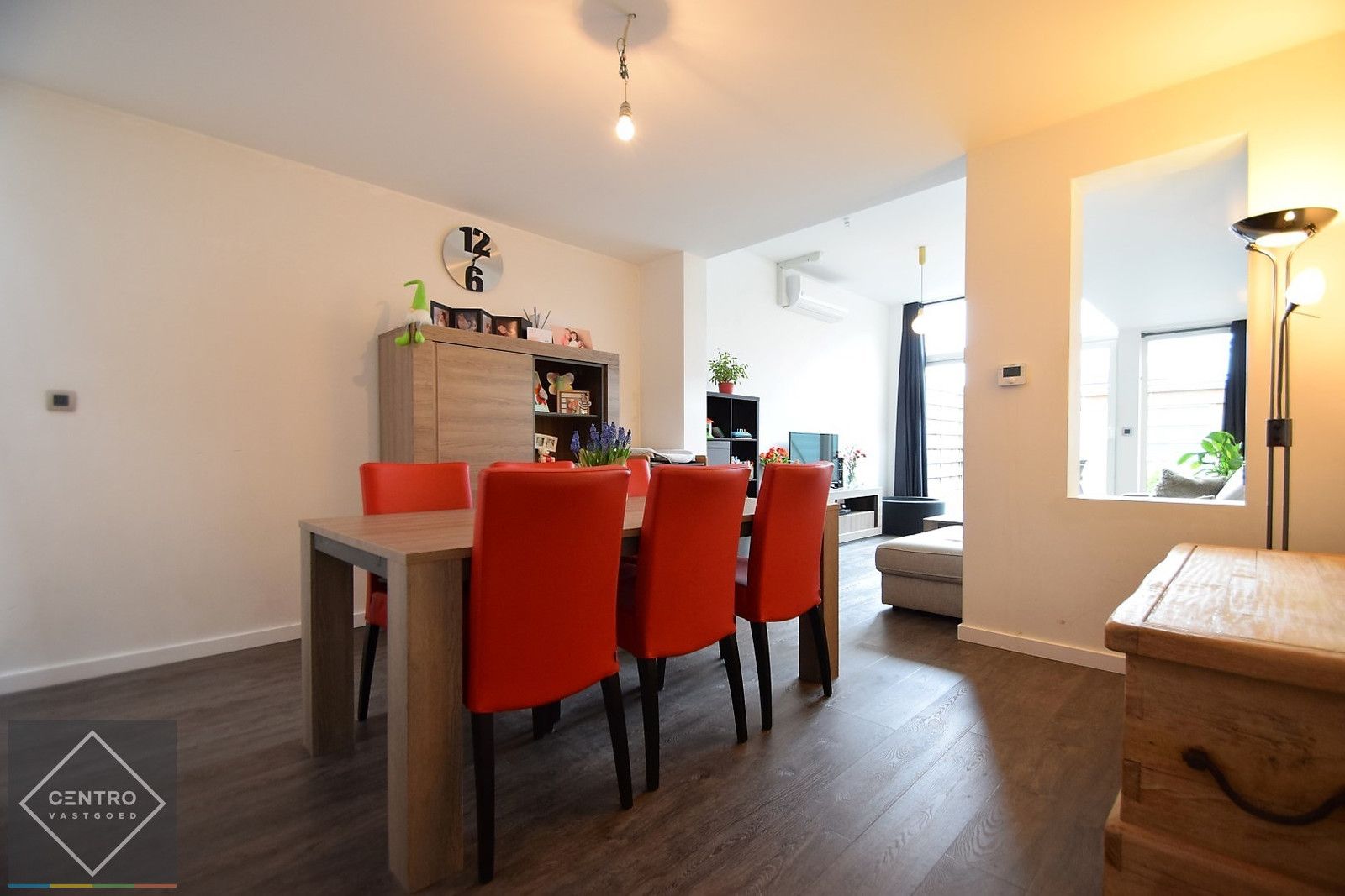 Volledig gerenoveerde woning met 3 slpks en leuke tuin! foto 5