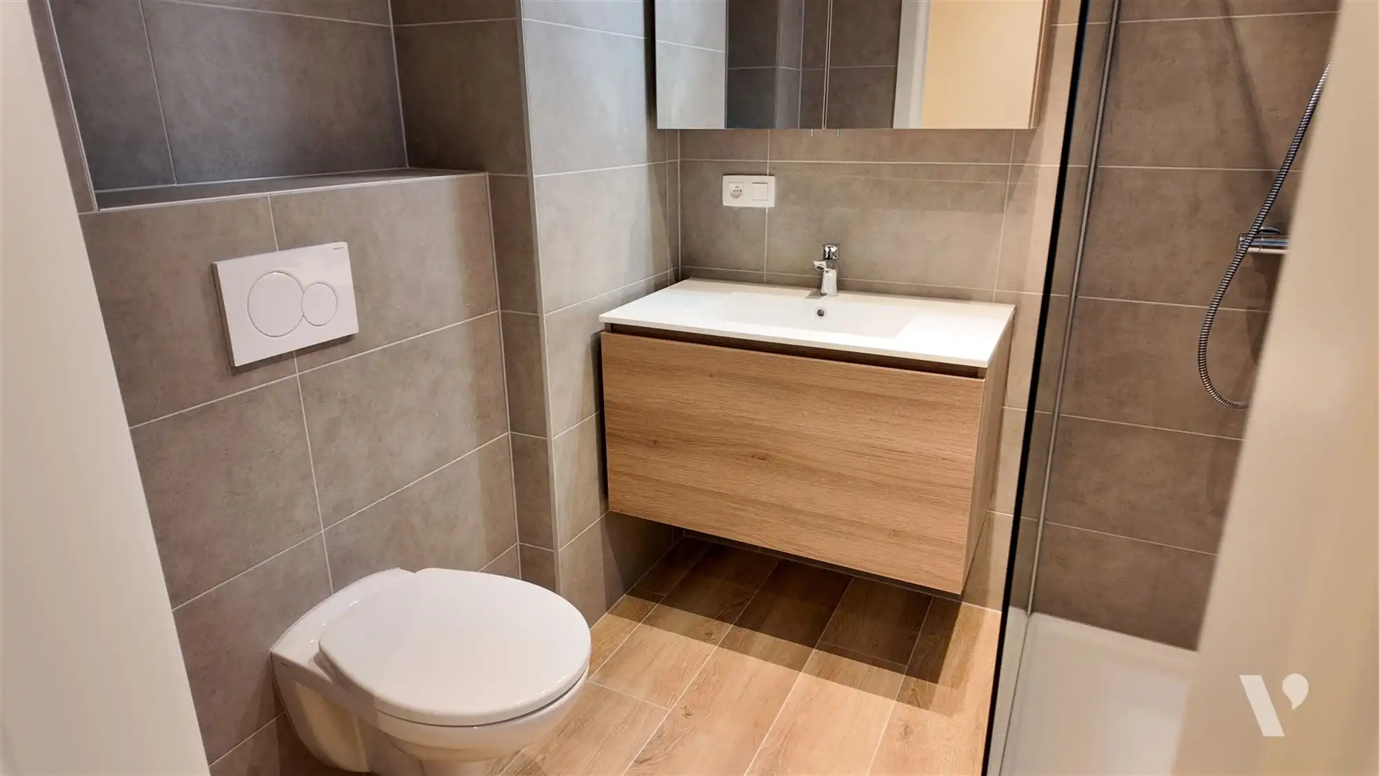 Gerenoveerd appartement in centrum met ruim terras foto 6