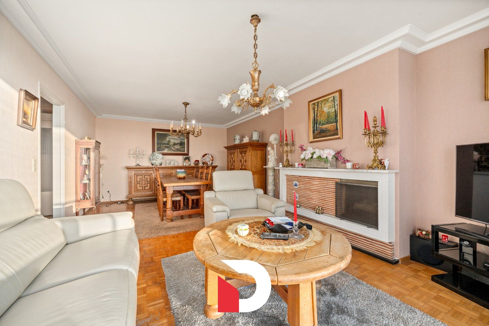 Aangenaam en lichtrijk app. op 6de verdiep met 2 slk.'ers op een toplocatie nabij het centrum van Brugge. foto 4