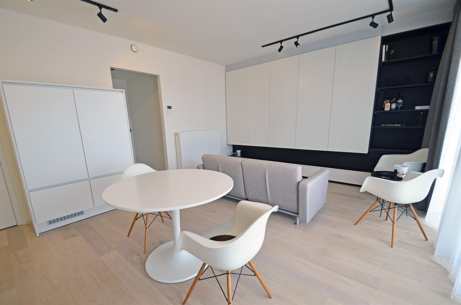 Gezellig gemeubeld één-slaapkamer appartement met hoogwaardige afwerking op een centrale ligging in Duinenwater foto 6