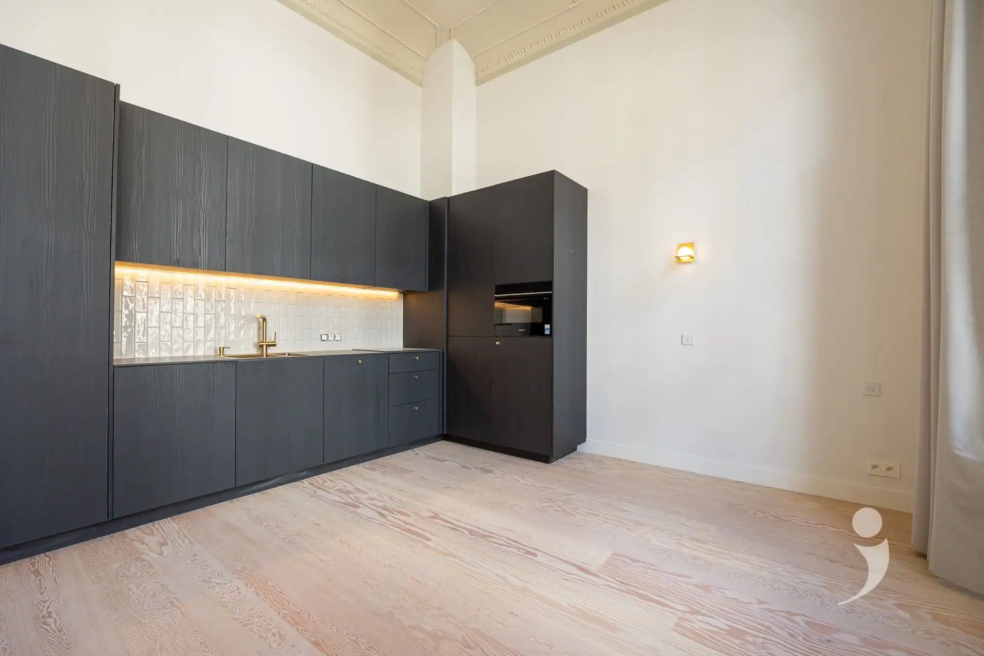 Exclusief gerenoveerd studio op toplocatie in Leuven foto 7