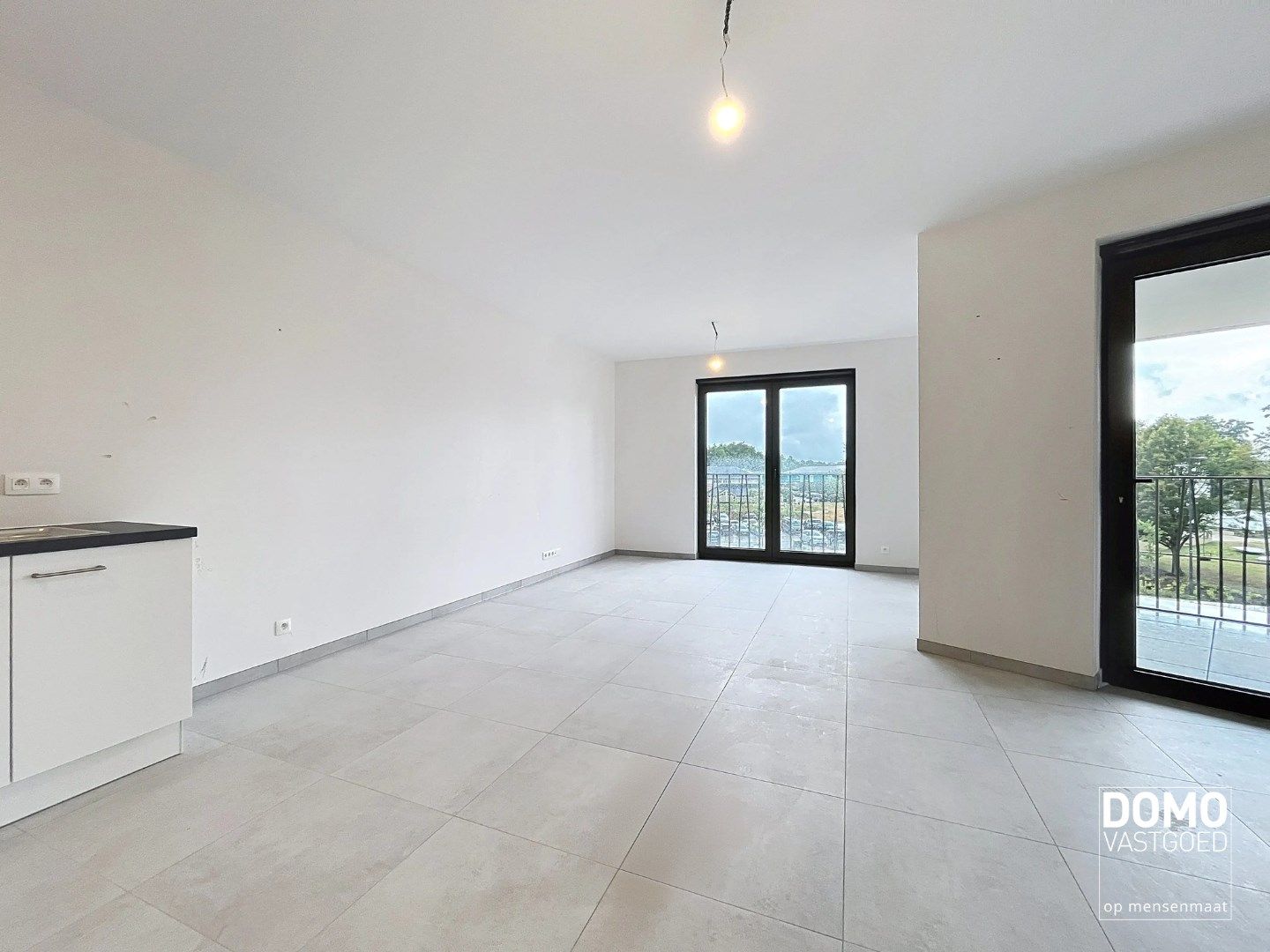 VOLLEDIG AFGEWERKT NIEUWBOUWAPPARTEMENT MET 1 SLAAPKAMER, TERRAS EN ONDERGRONDSE AUTOSTANDPLAATS IN RESIDENTIE "DE KWINT" TE ZONHOVEN  foto 5