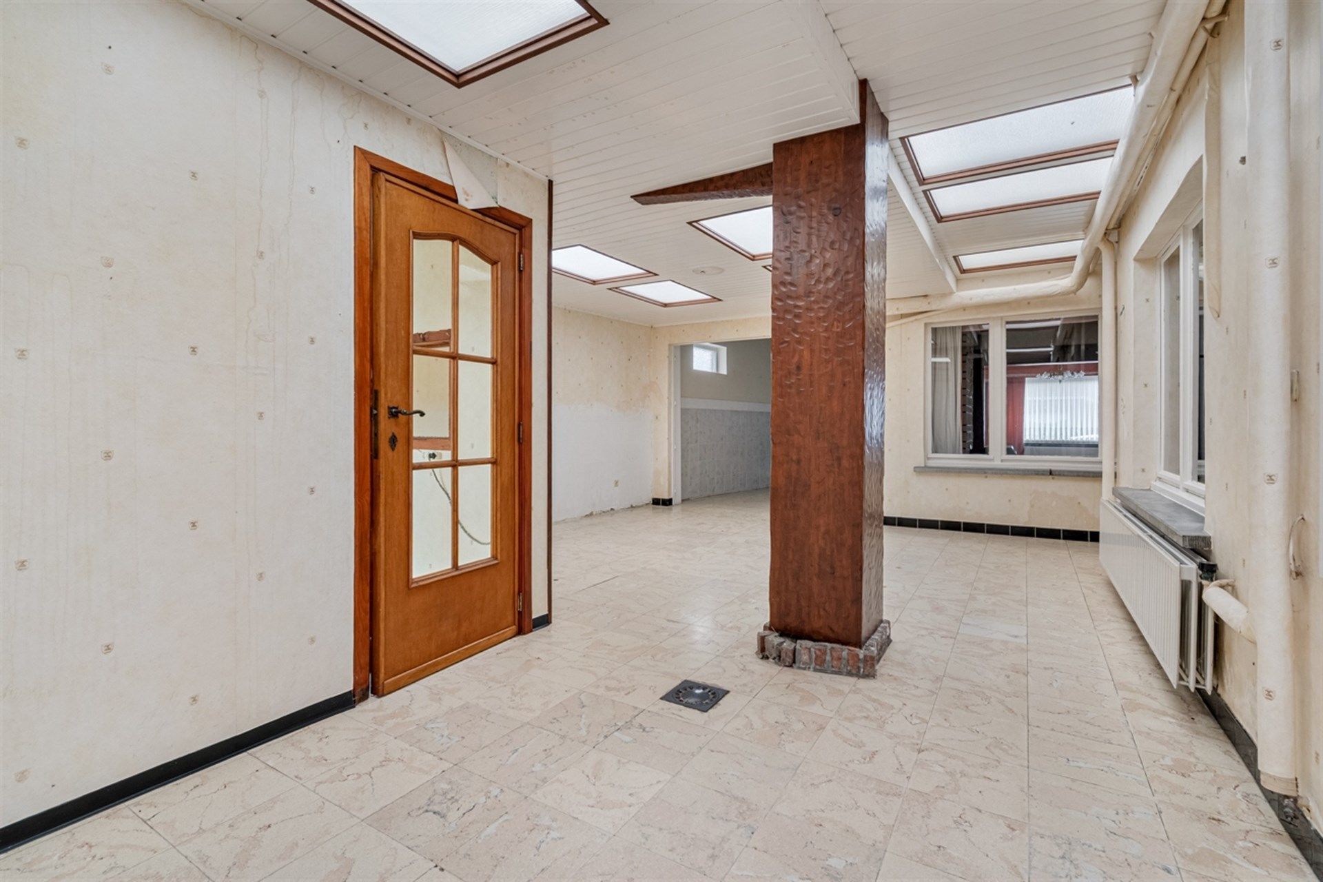 Goed onderhouden gezinswoning met 4 mogelijke slaapkamers op een perceel van 921m² foto 14