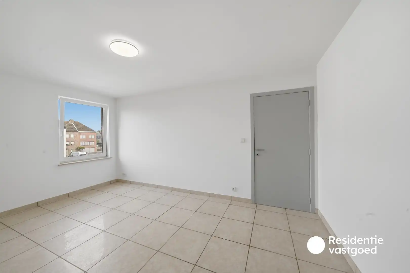 Instapklaar  2 slaapkamer appartement te Bredene foto 16