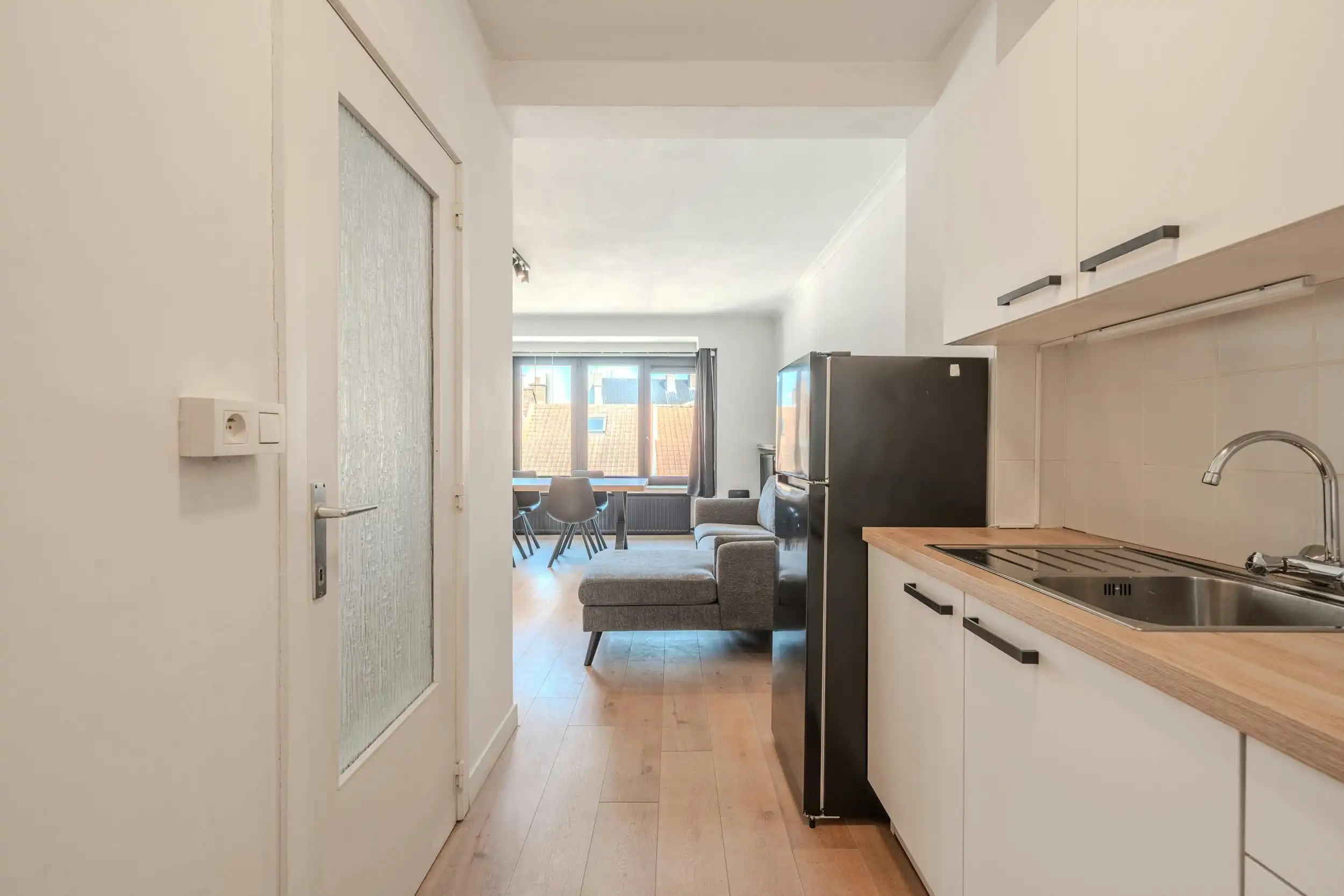 Instapklaar 2-slaapkamer appartement te koop te Oostende foto 6