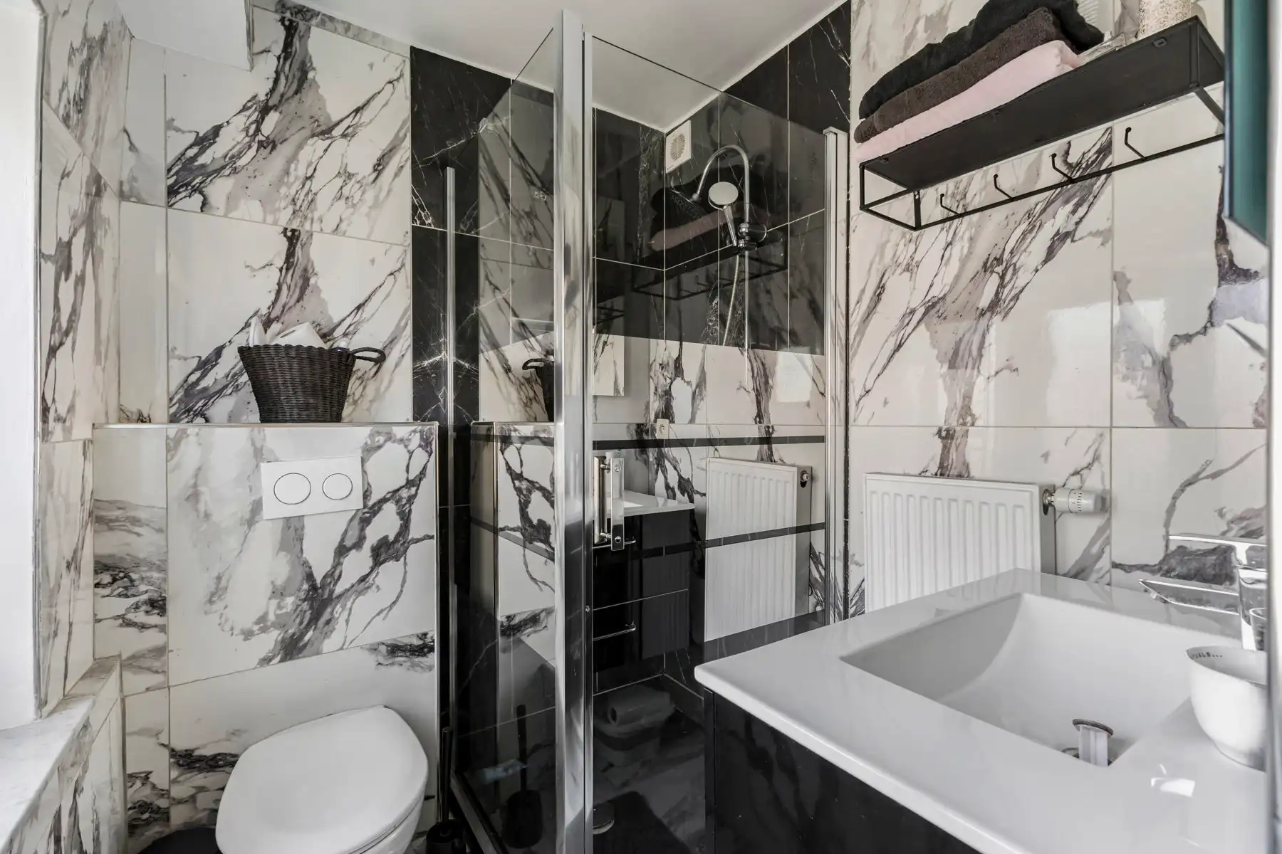 Goed gelegen woning met 4 slaapkamers en 3 badkamers foto 21