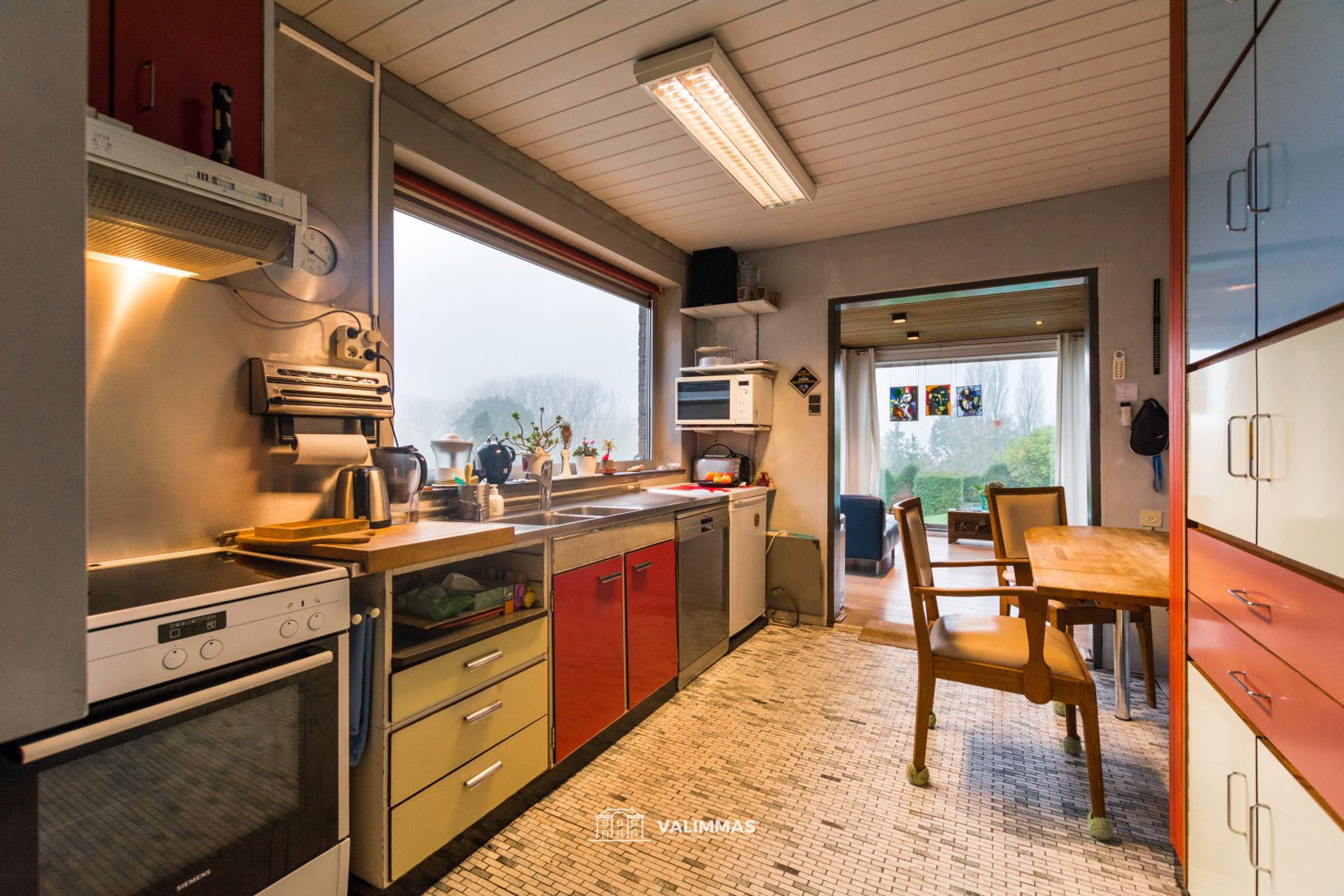 Uniek gelegen villa-bungalow met grote tuin en zwembad... foto 12