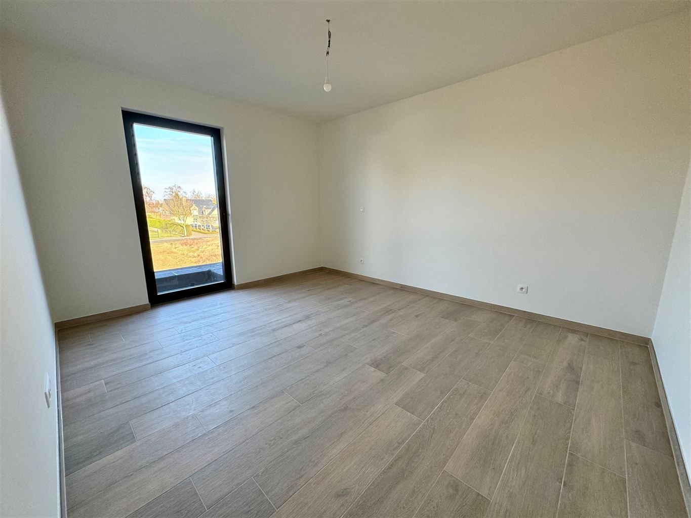 Luxe BEN-loft op de tweede verdieping met 3 slaapkamers en zeer ruim terras, gelegen nabij het centrum van Maaseik. foto 6