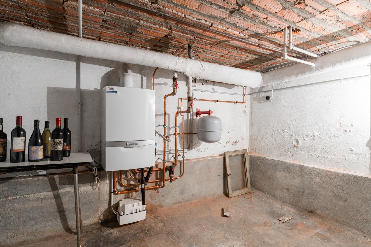 Karaktervolle woning met potentieel op toplocatie in het centrum van Hechtel foto 12